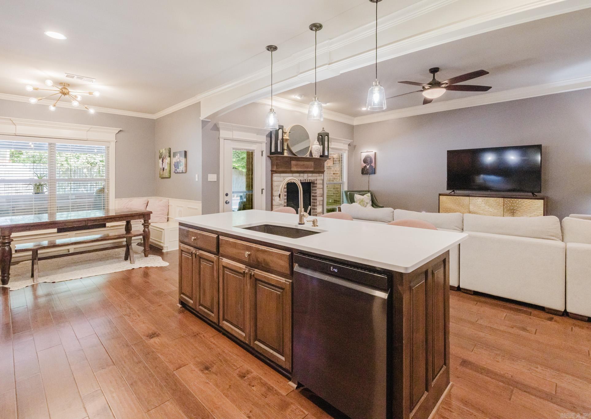 907 Hunter Lee  Bryant, AR