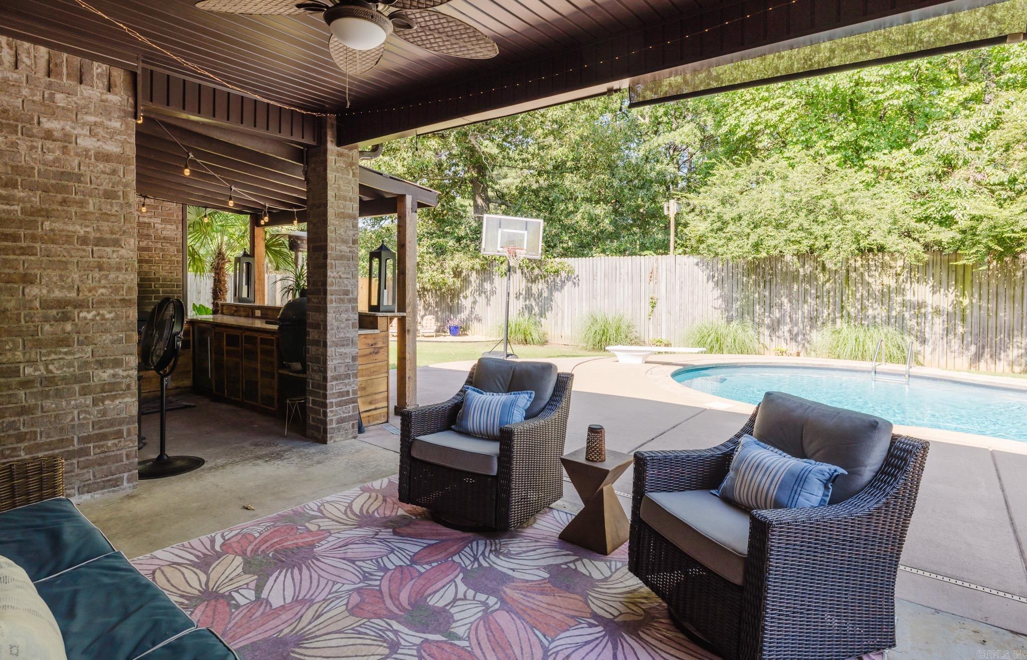 907 Hunter Lee  Bryant, AR