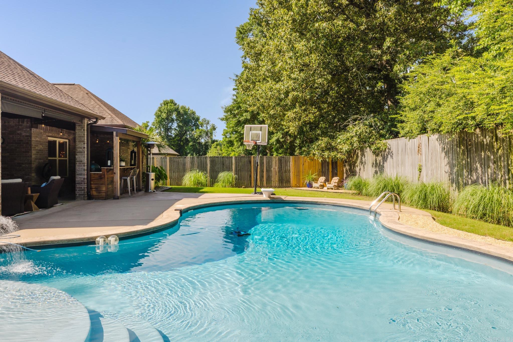 907 Hunter Lee  Bryant, AR