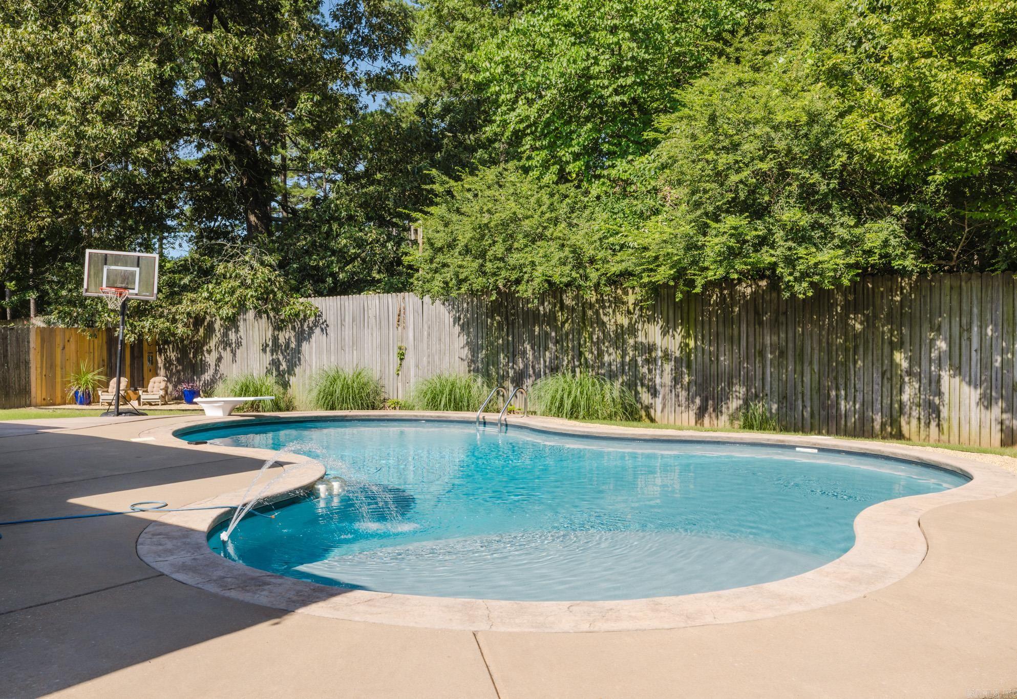 907 Hunter Lee  Bryant, AR