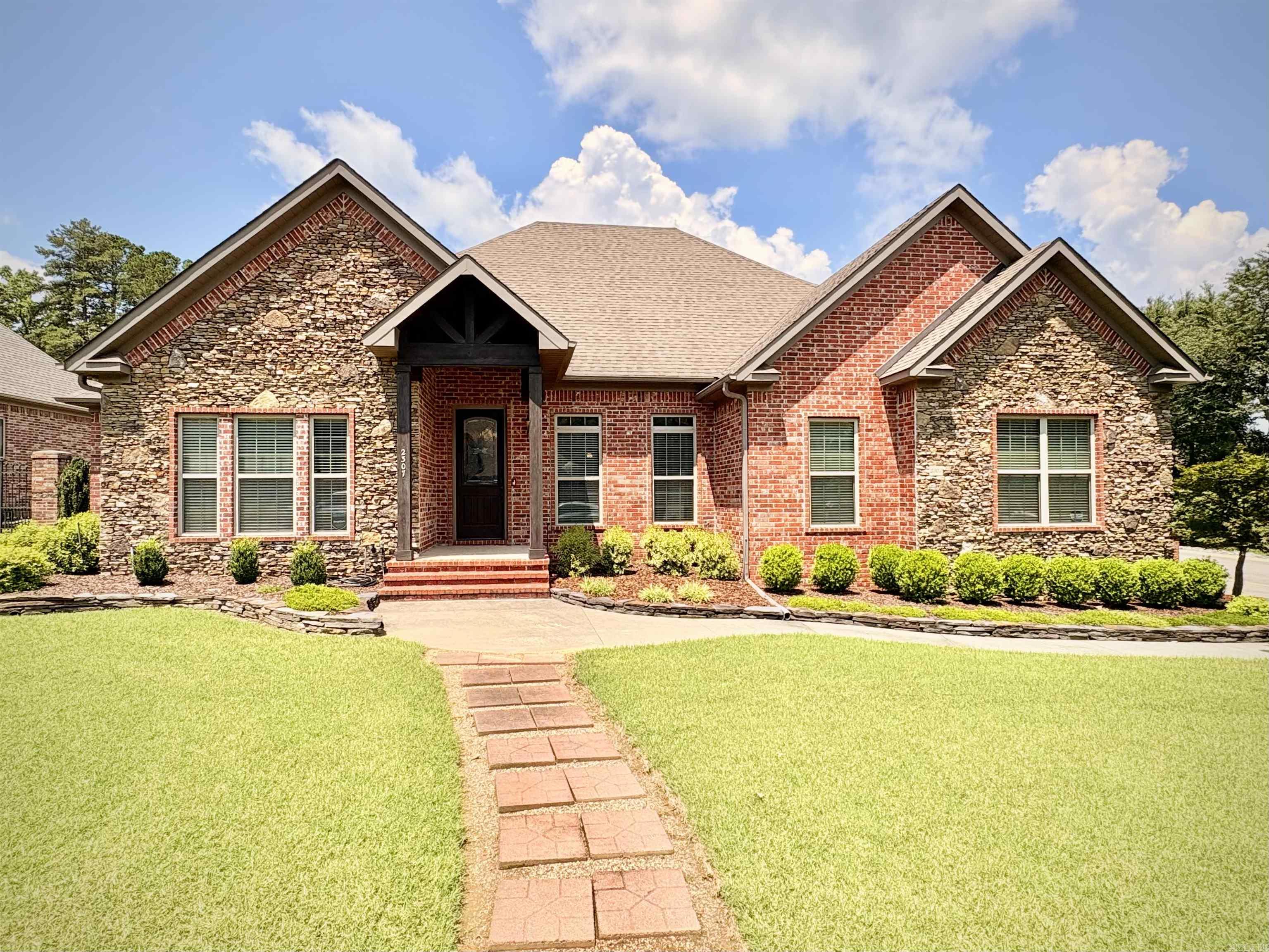 2307 Valley  Searcy, AR