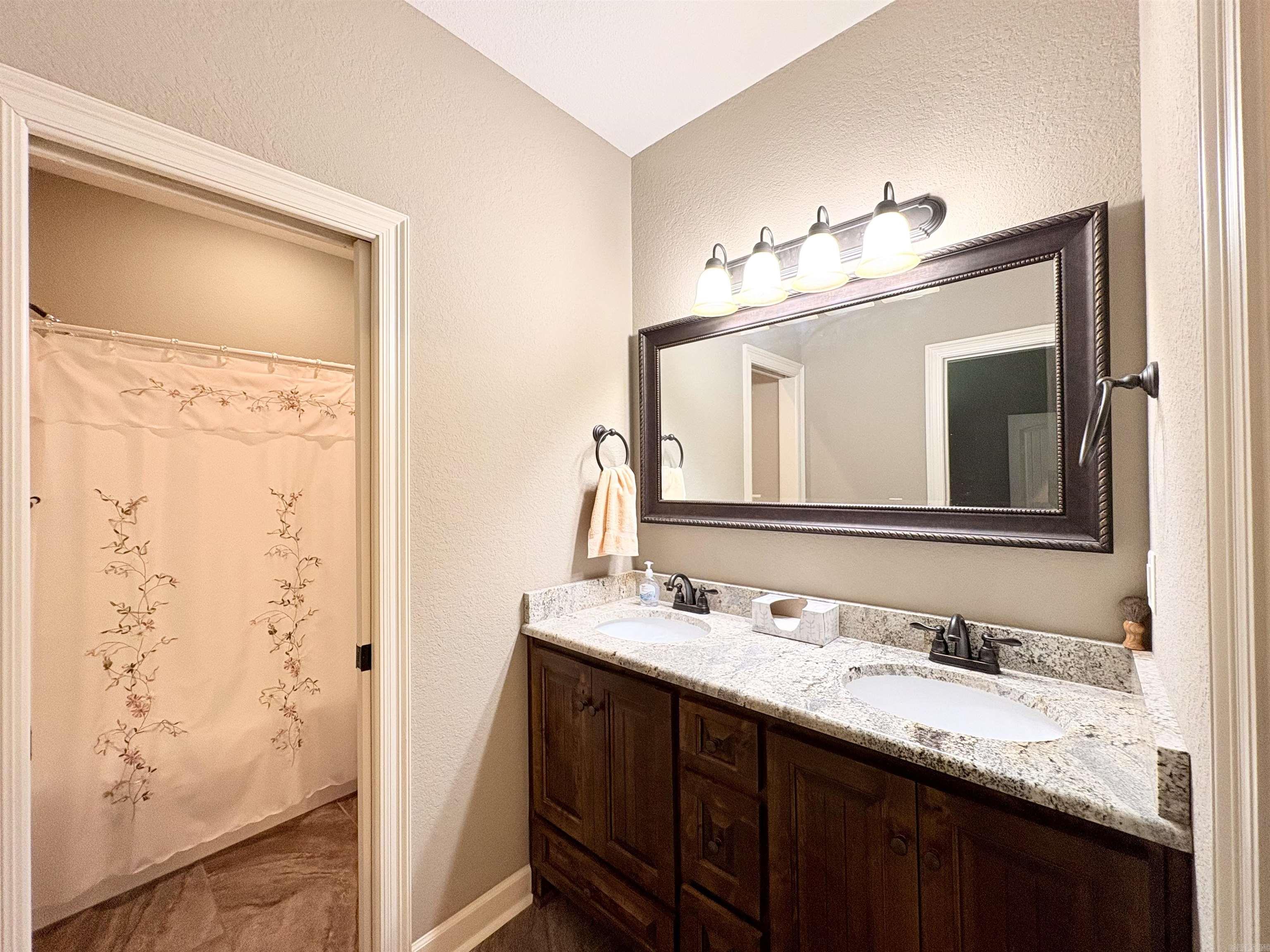 2307 Valley  Searcy, AR