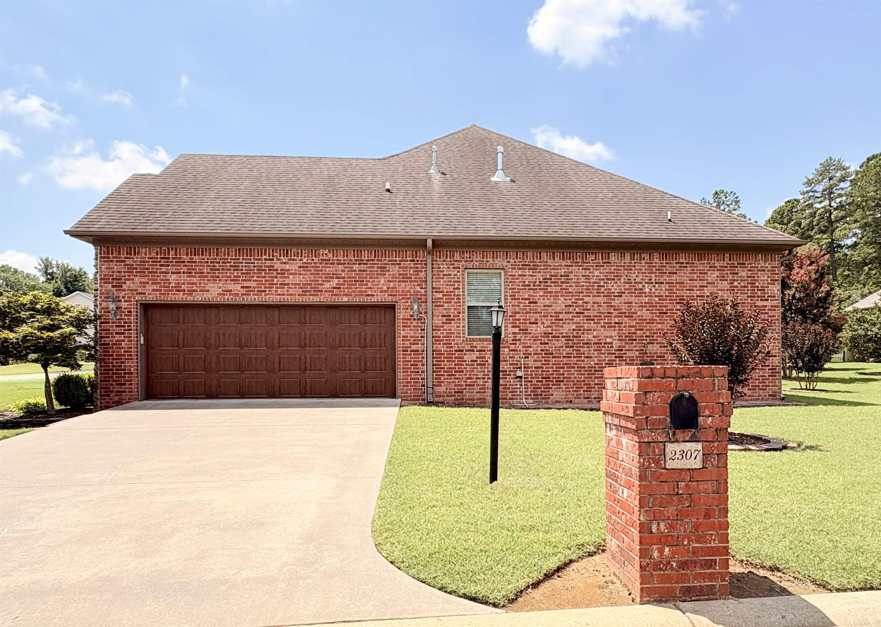 2307 Valley  Searcy, AR
