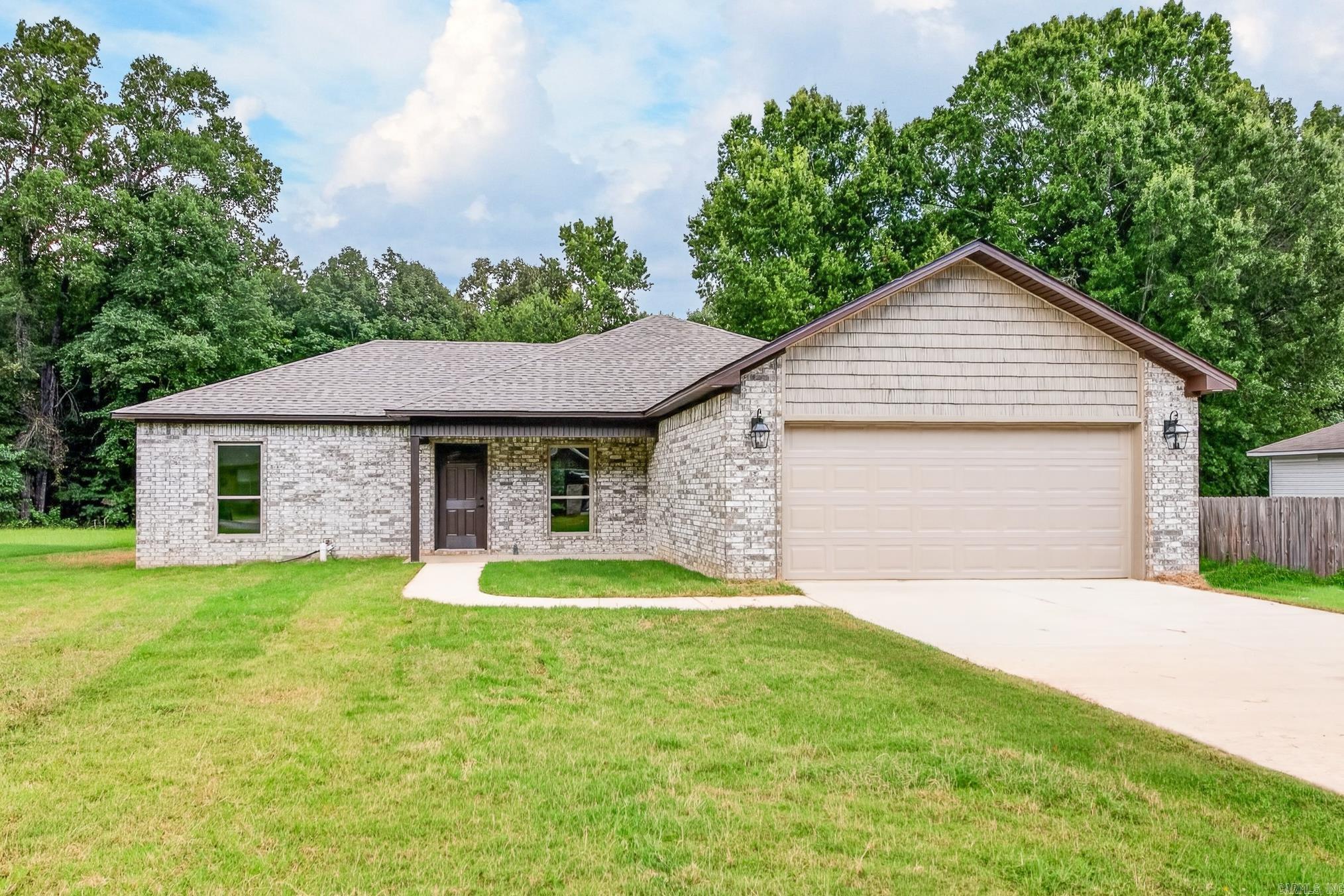 38 Shamsie  Ward, AR