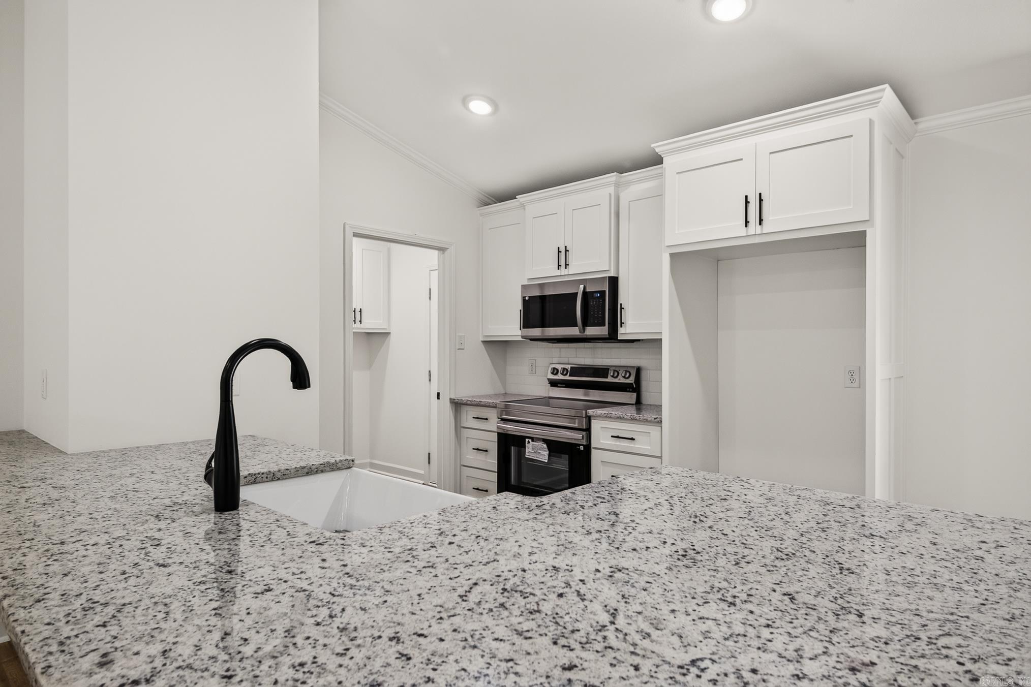 38 Shamsie  Ward, AR
