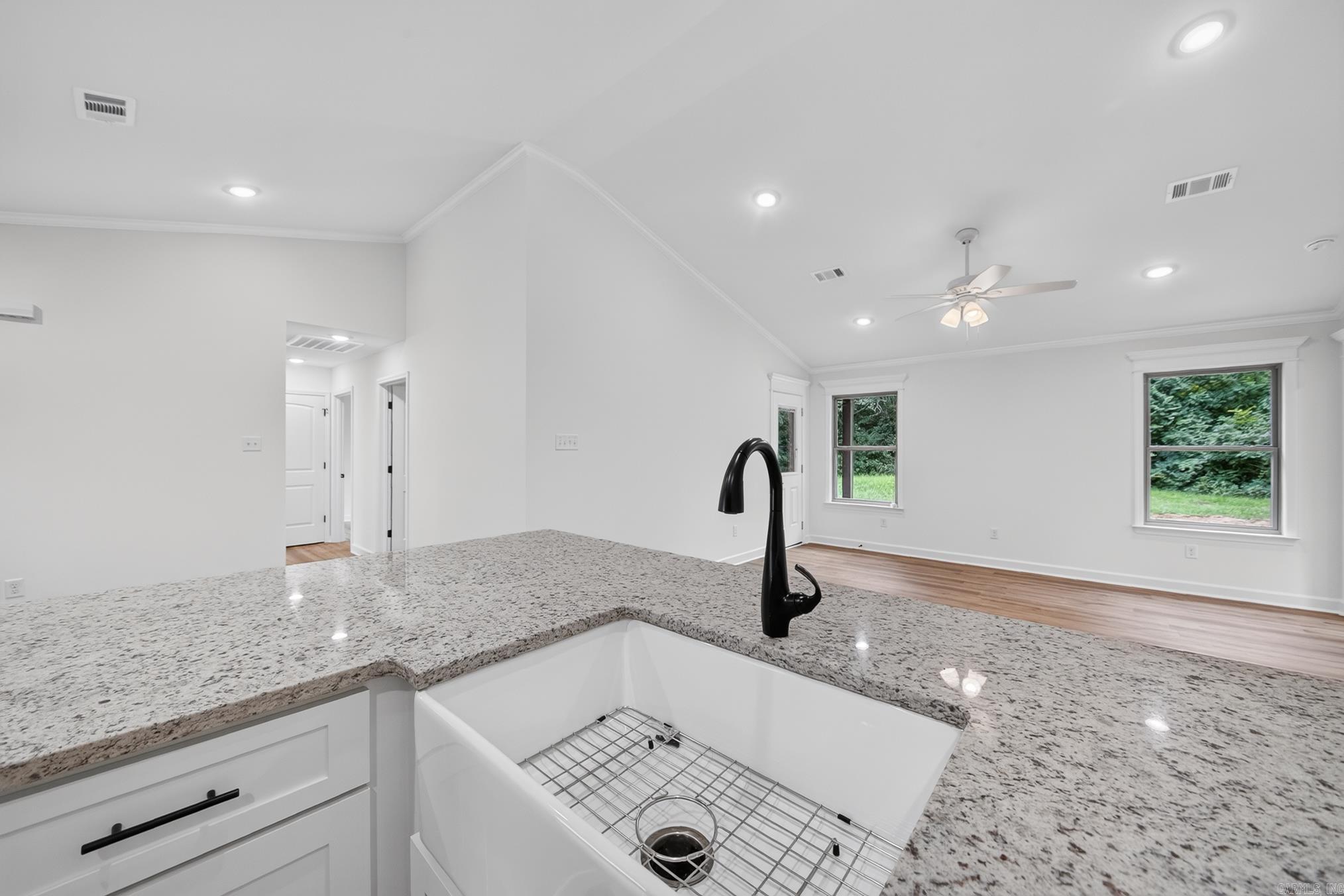38 Shamsie  Ward, AR