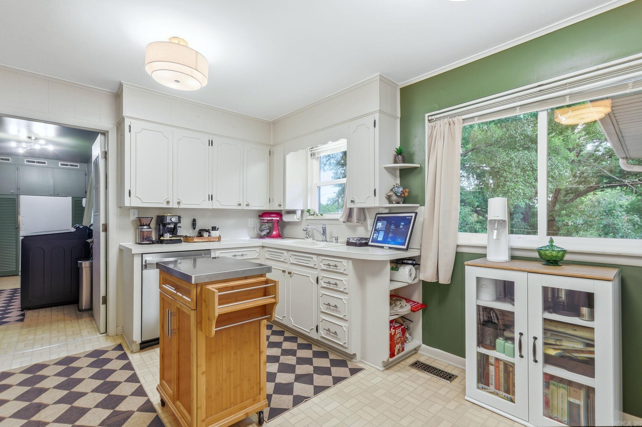 7015 Amherst  Little Rock, AR