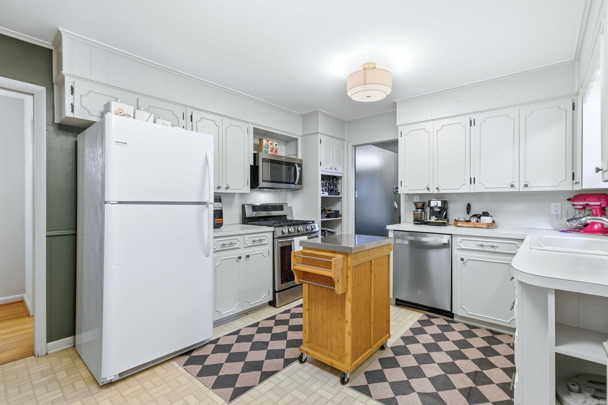 7015 Amherst  Little Rock, AR
