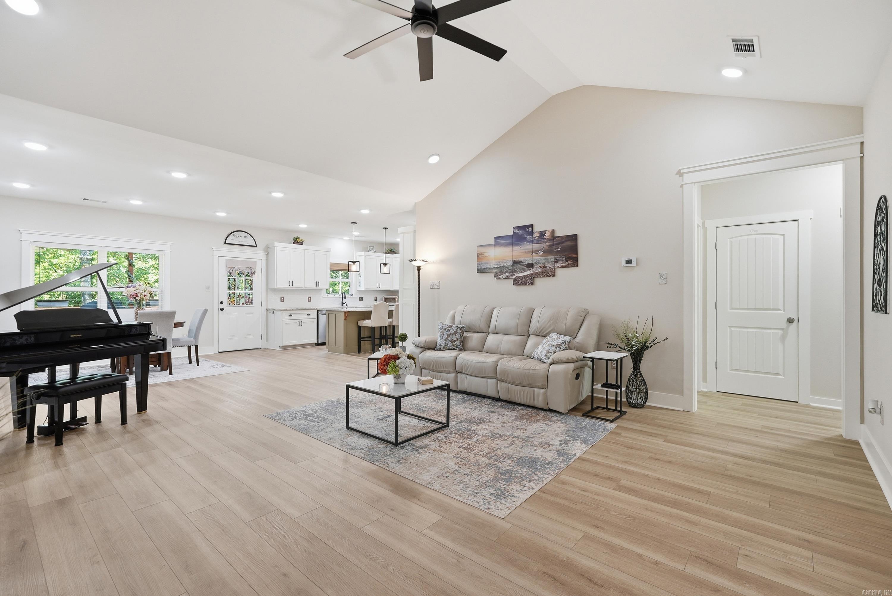 208 Blackjack  Greenbrier, AR