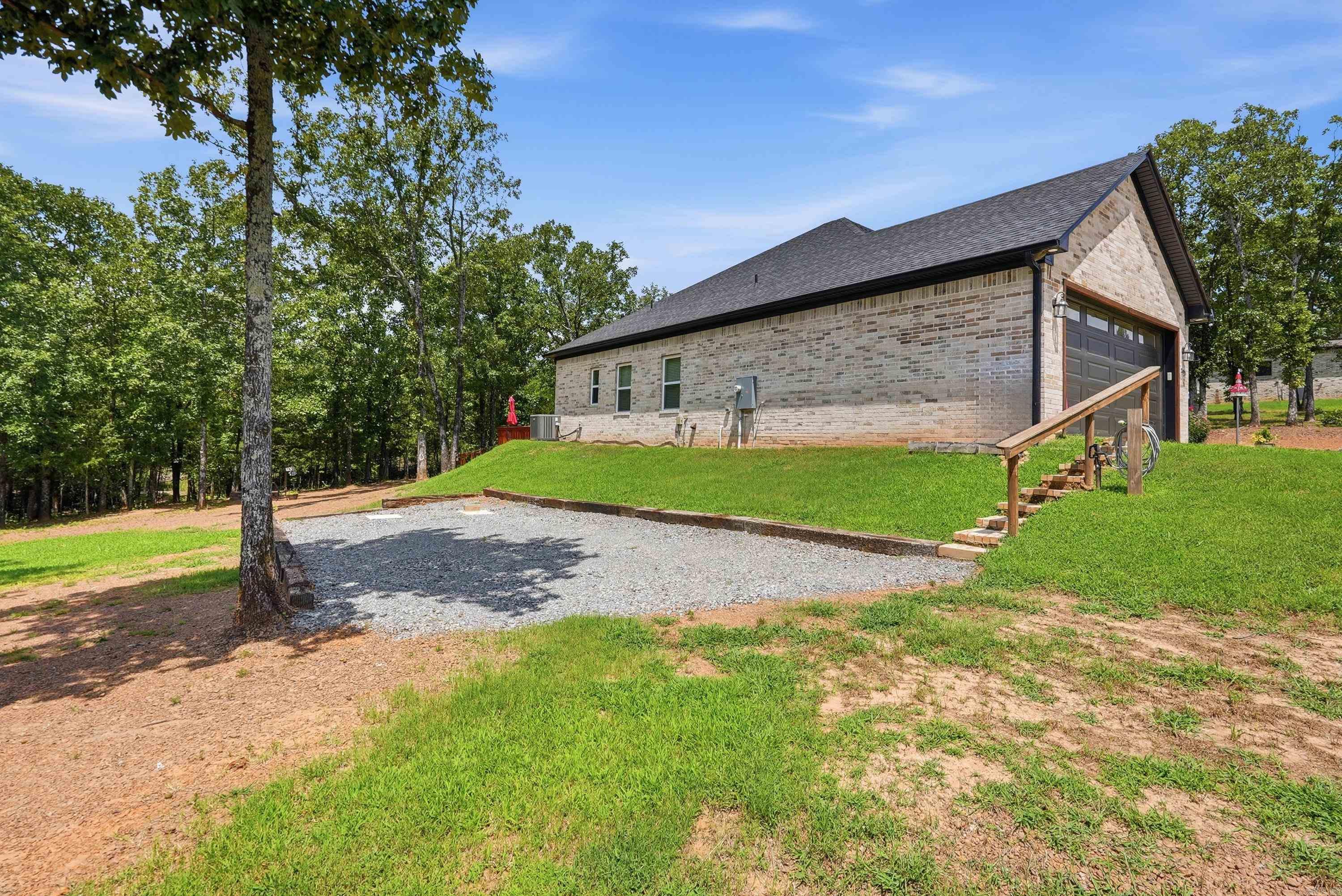 208 Blackjack  Greenbrier, AR