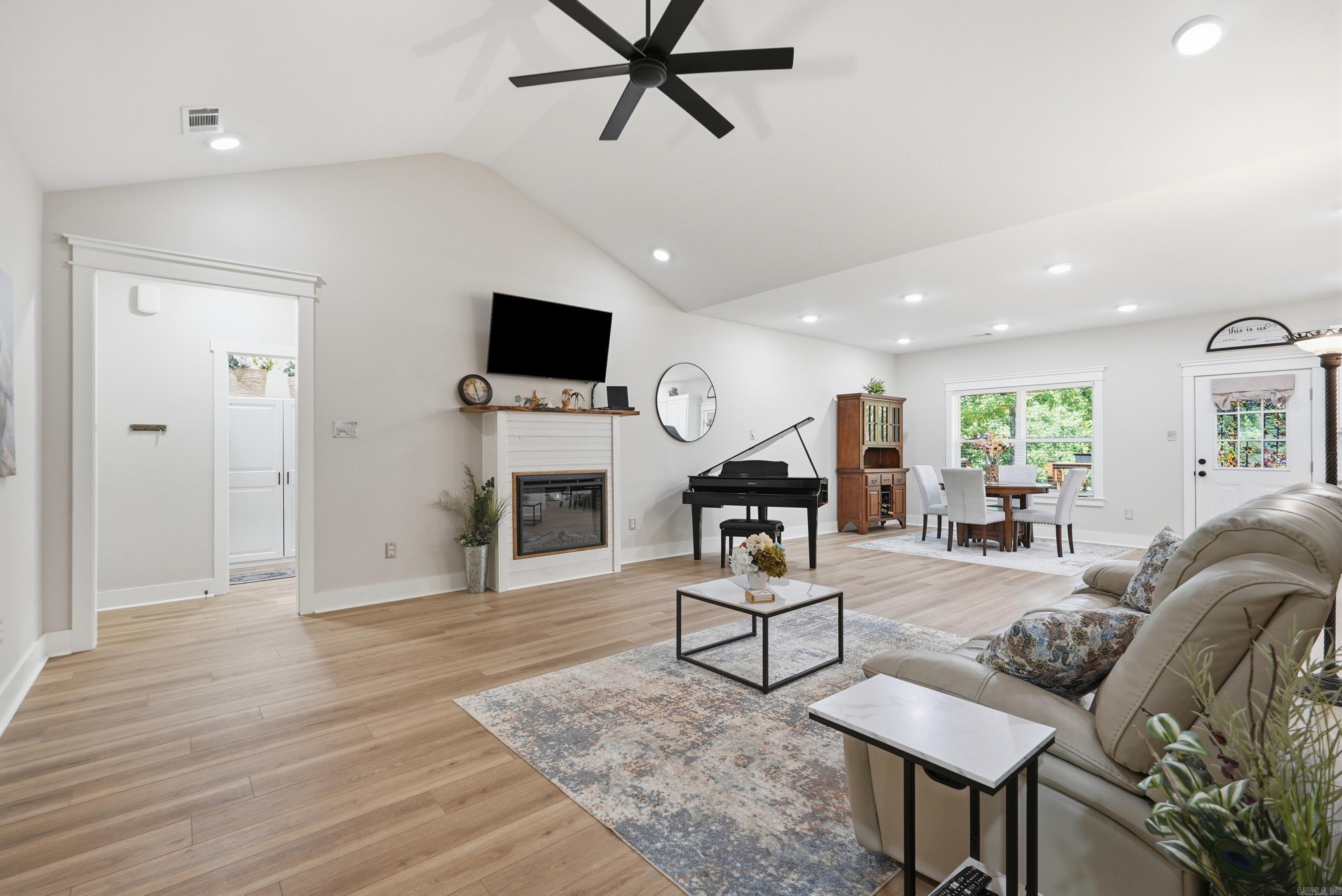 208 Blackjack  Greenbrier, AR