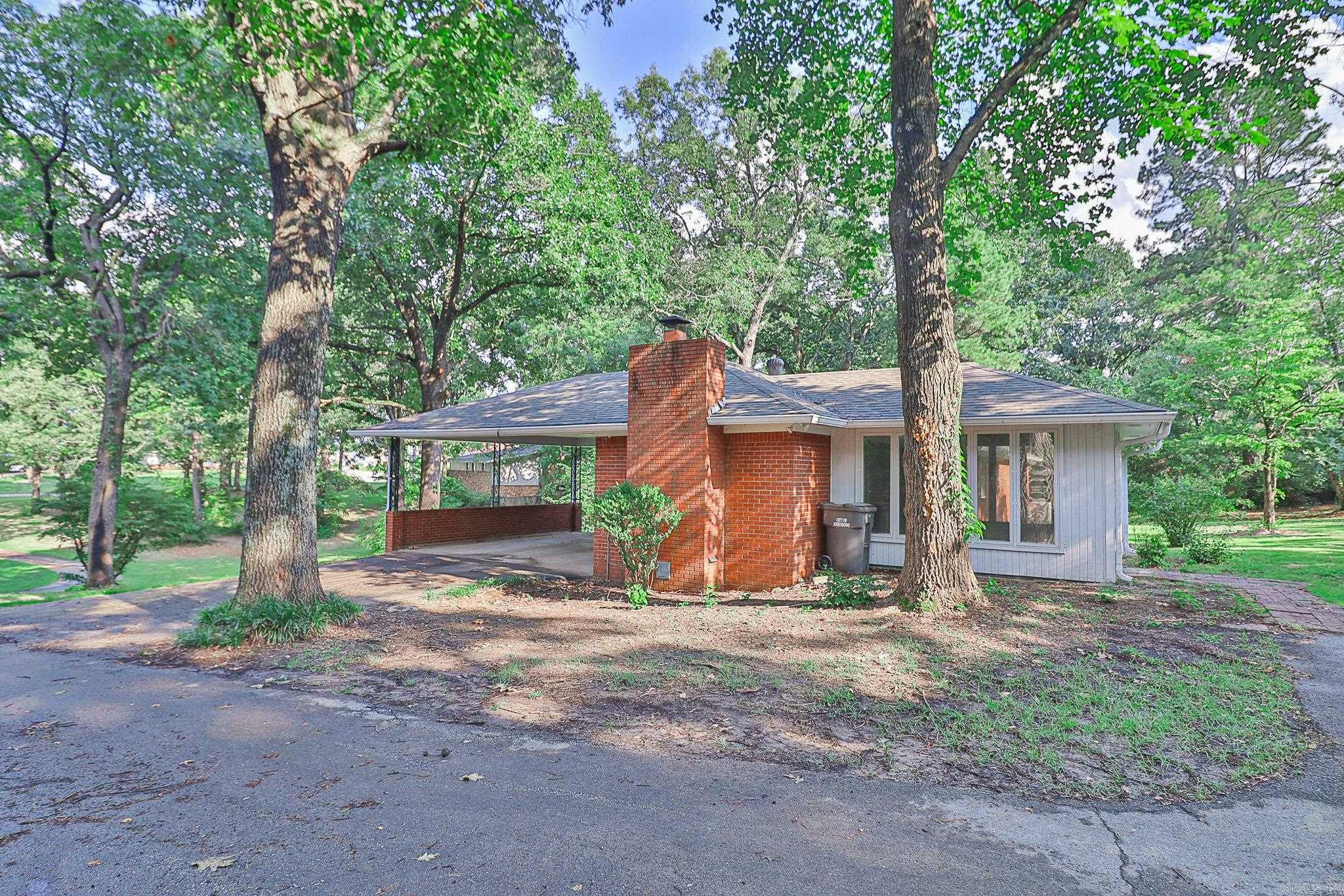 2711 Wood  Jonesboro, AR