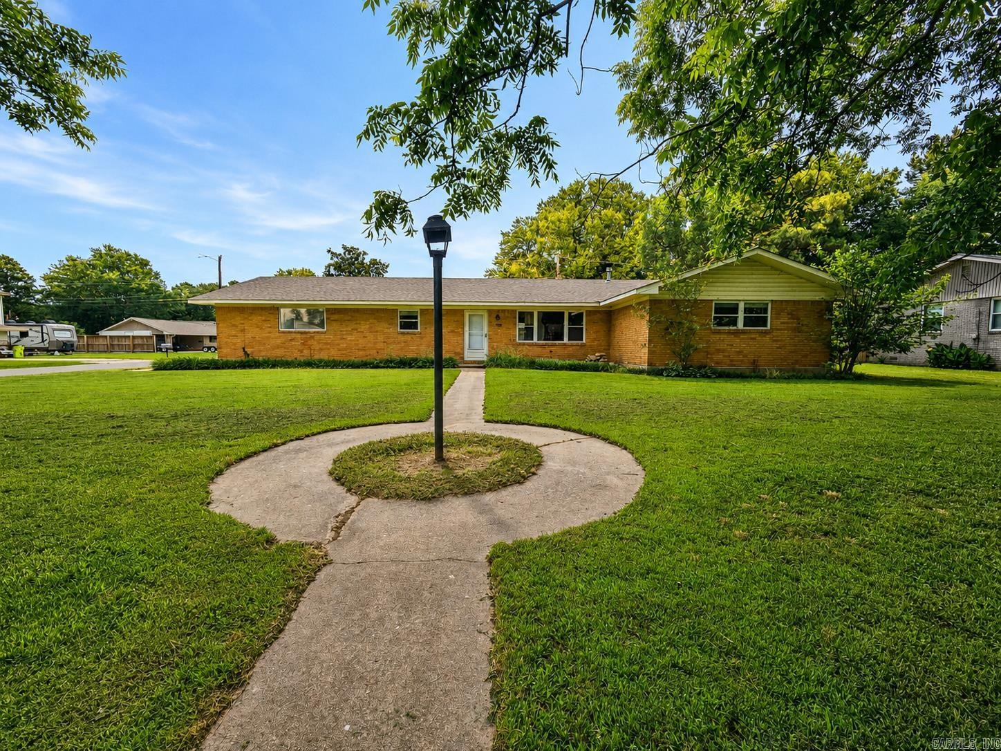 1601 Strait Pl  Stuttgart, AR