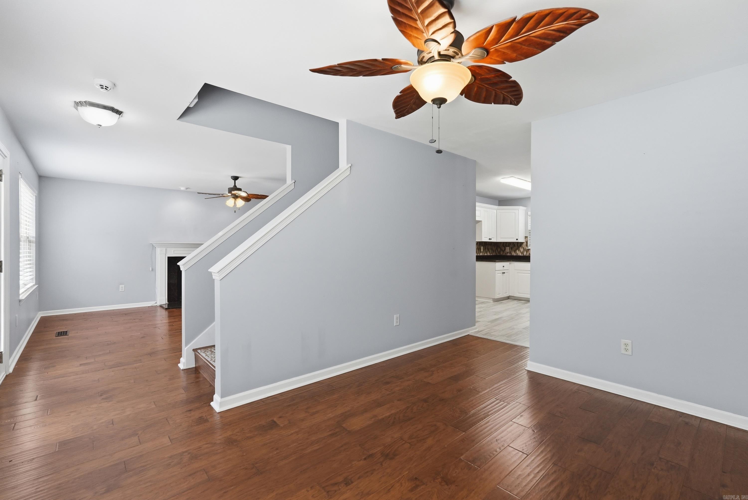 1124 River Oaks Dr  Benton, AR