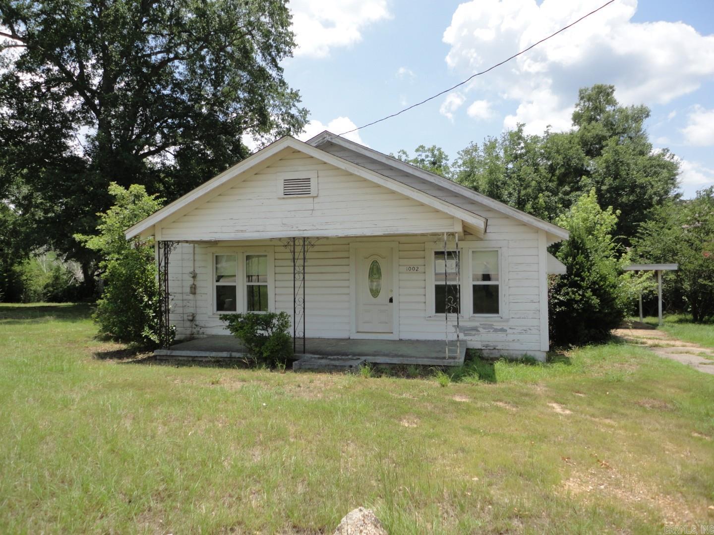 1002 E Church  Warren, AR
