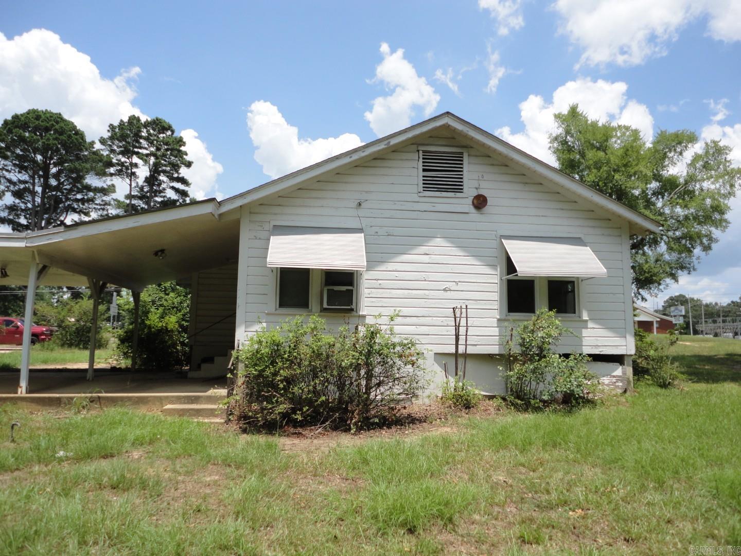 1002 E Church  Warren, AR