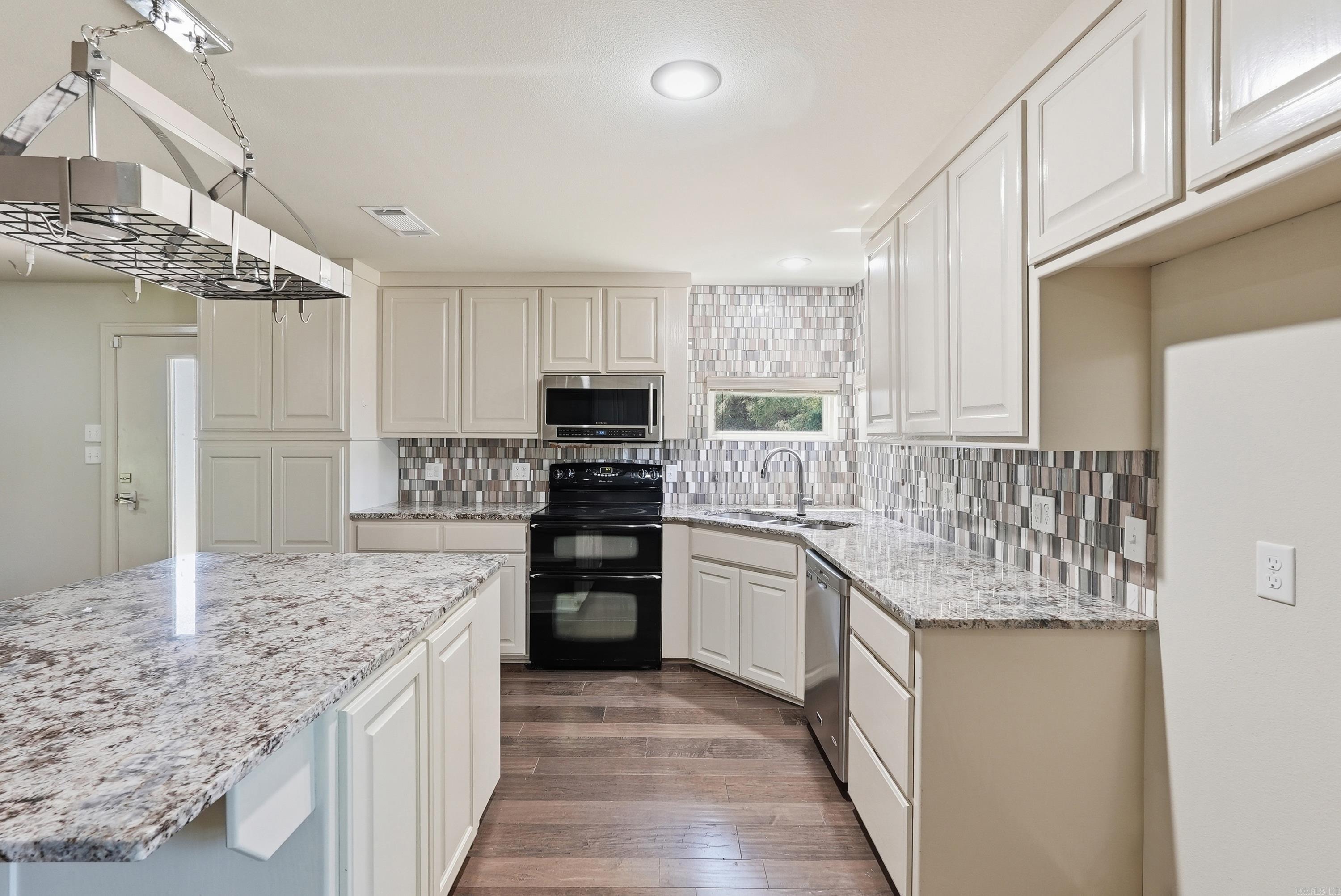 37 W Cadron Ridge  Greenbrier, AR