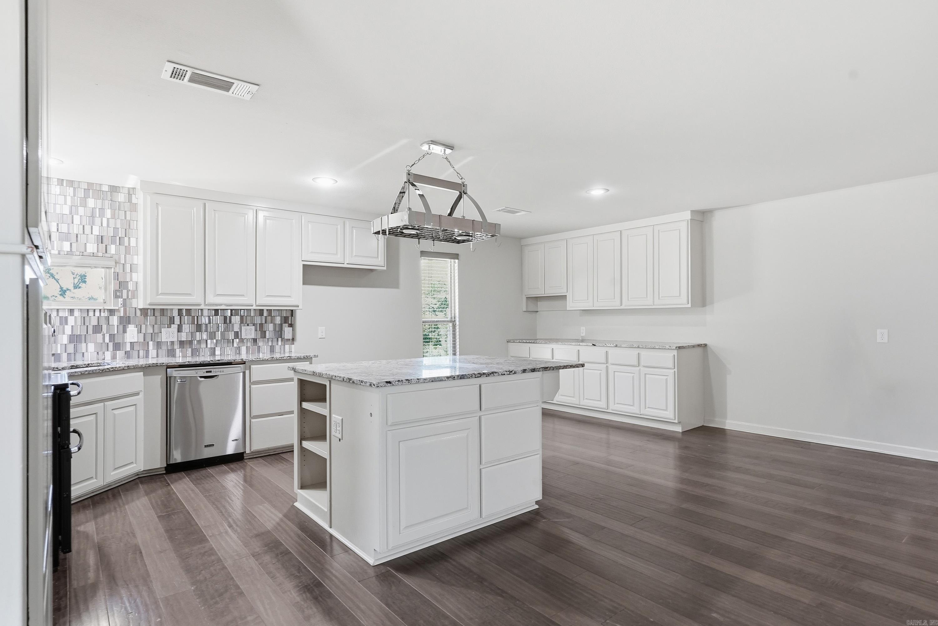 37 W Cadron Ridge  Greenbrier, AR