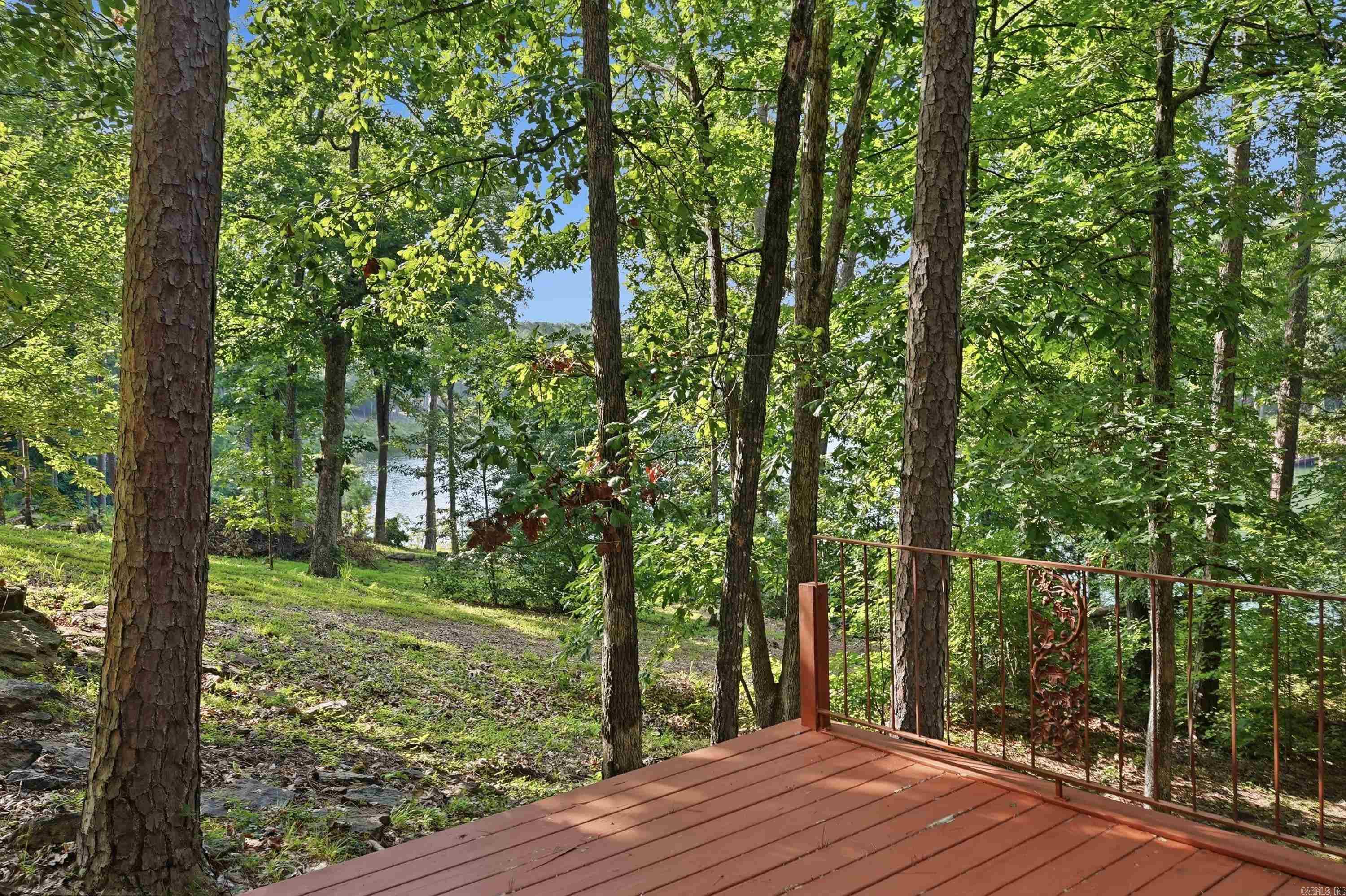 60 Brittany Cove  Greers Ferry, AR