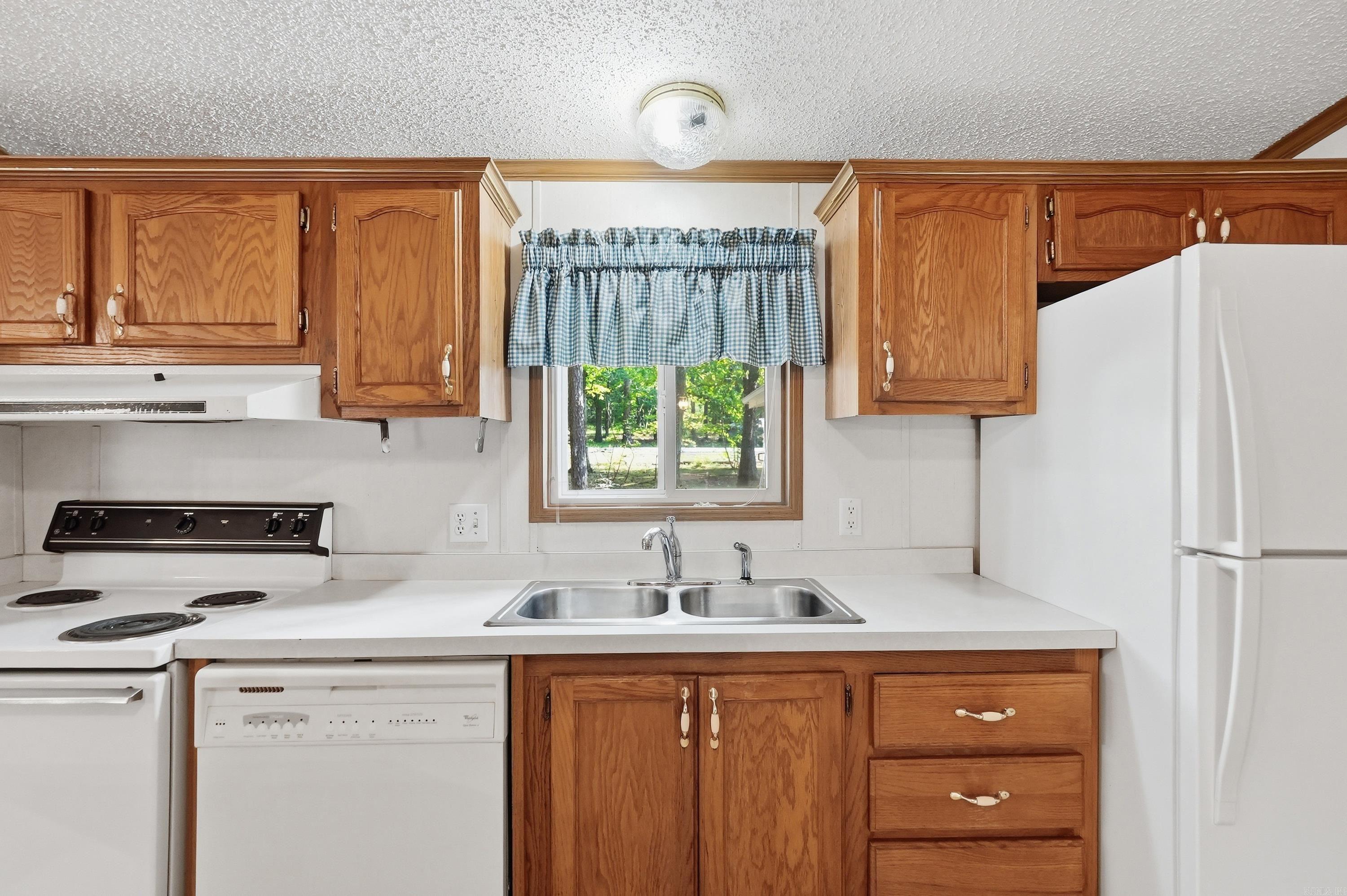 60 Brittany Cove  Greers Ferry, AR