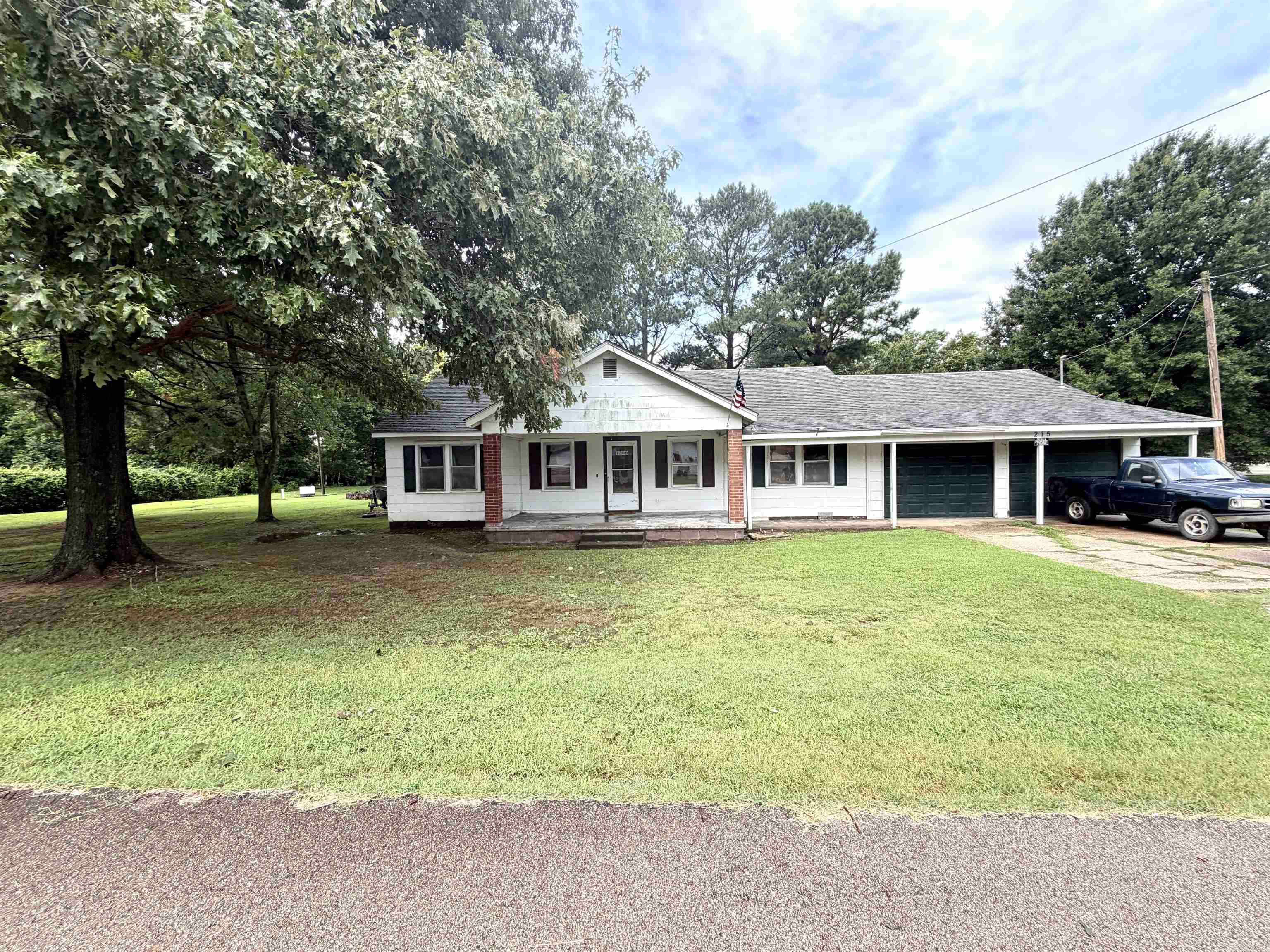 215 N Rice  Piggott, AR