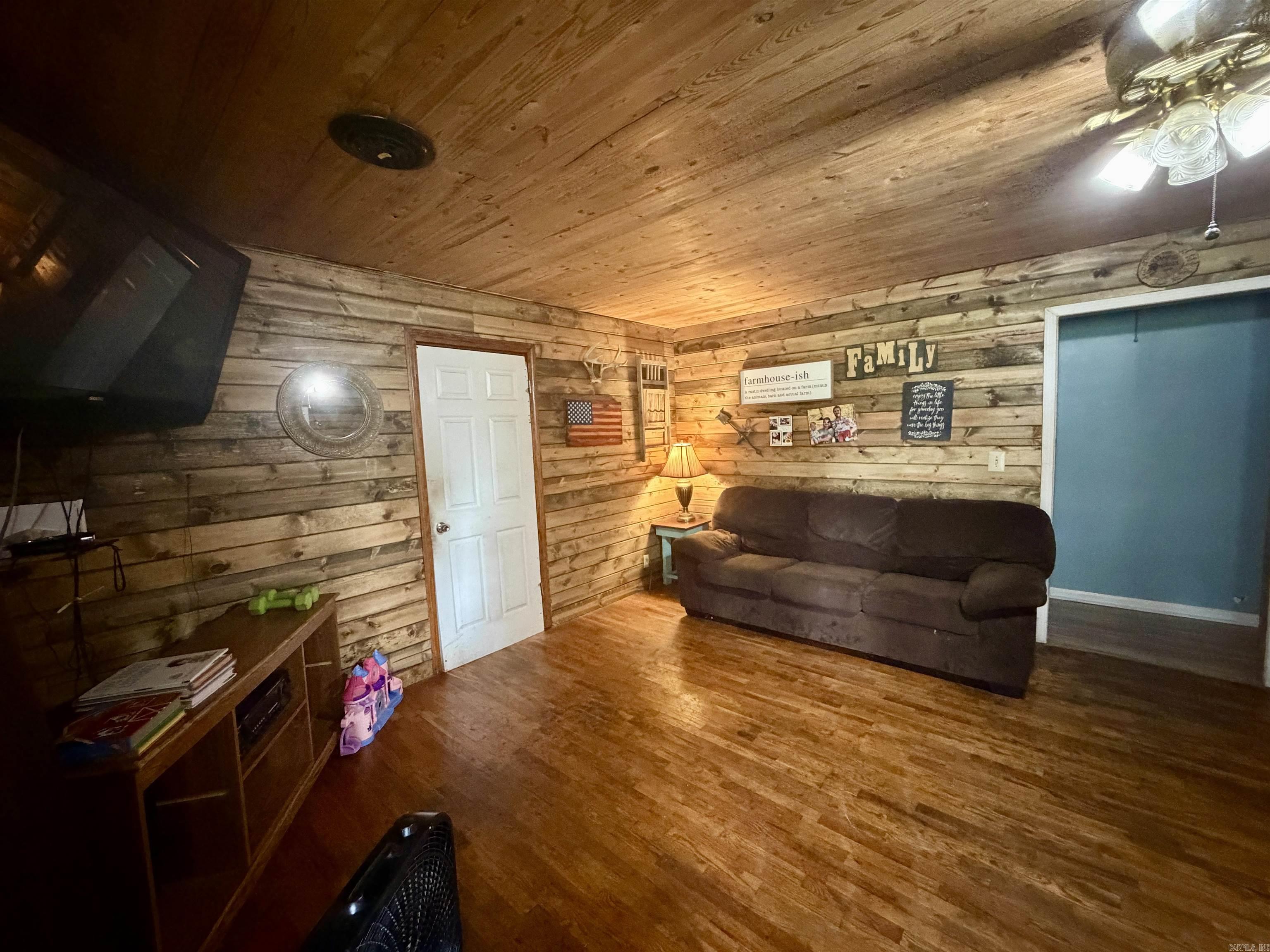 215 N Rice  Piggott, AR