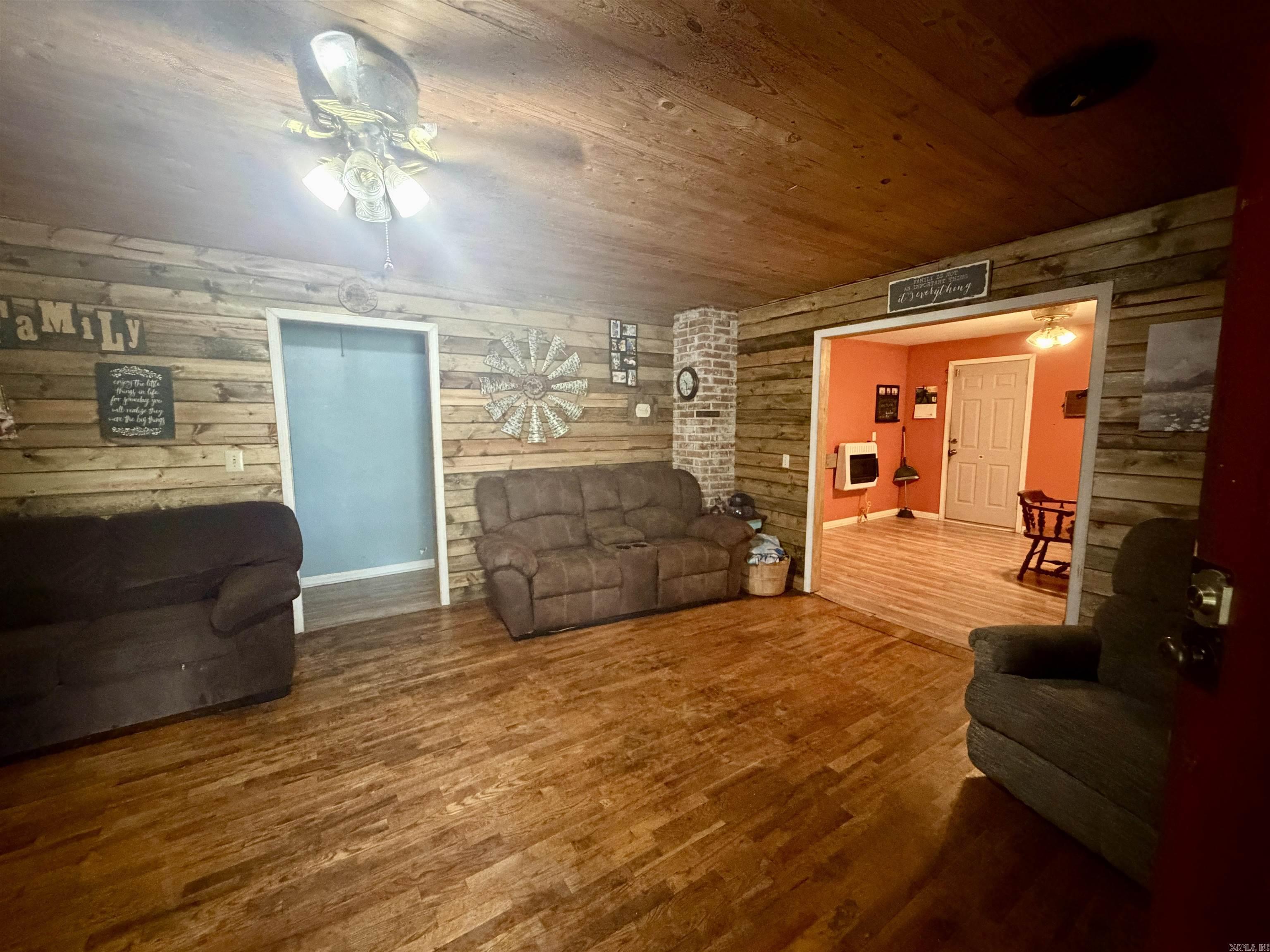 215 N Rice  Piggott, AR