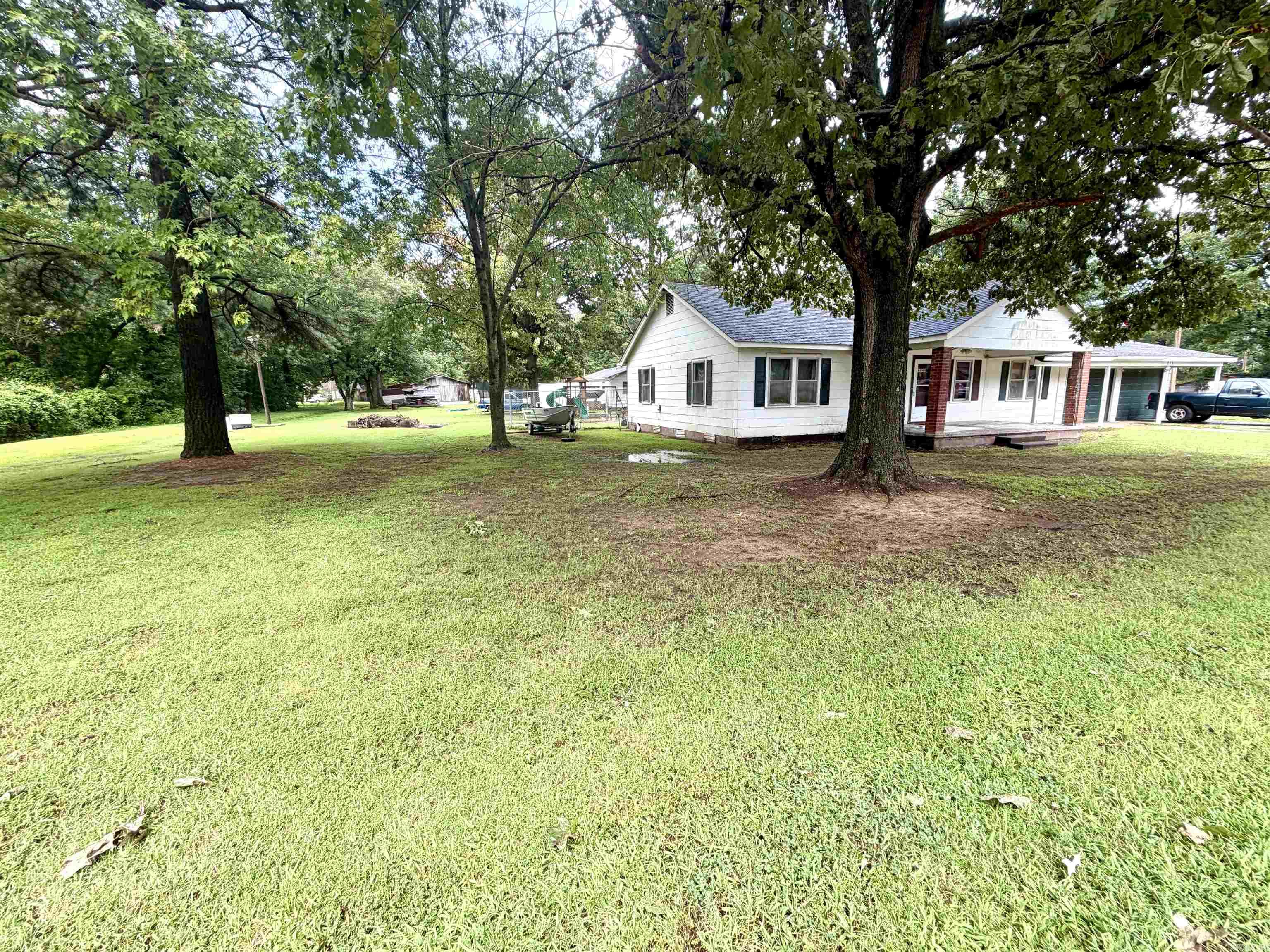 215 N Rice  Piggott, AR
