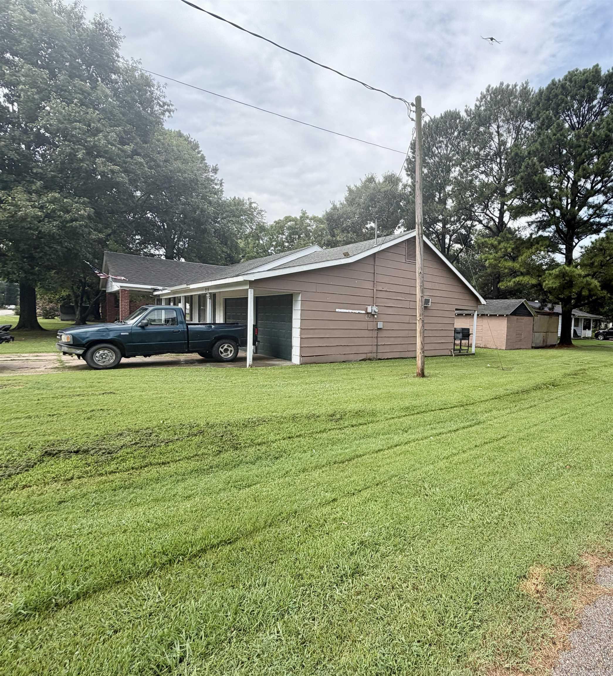 215 N Rice  Piggott, AR