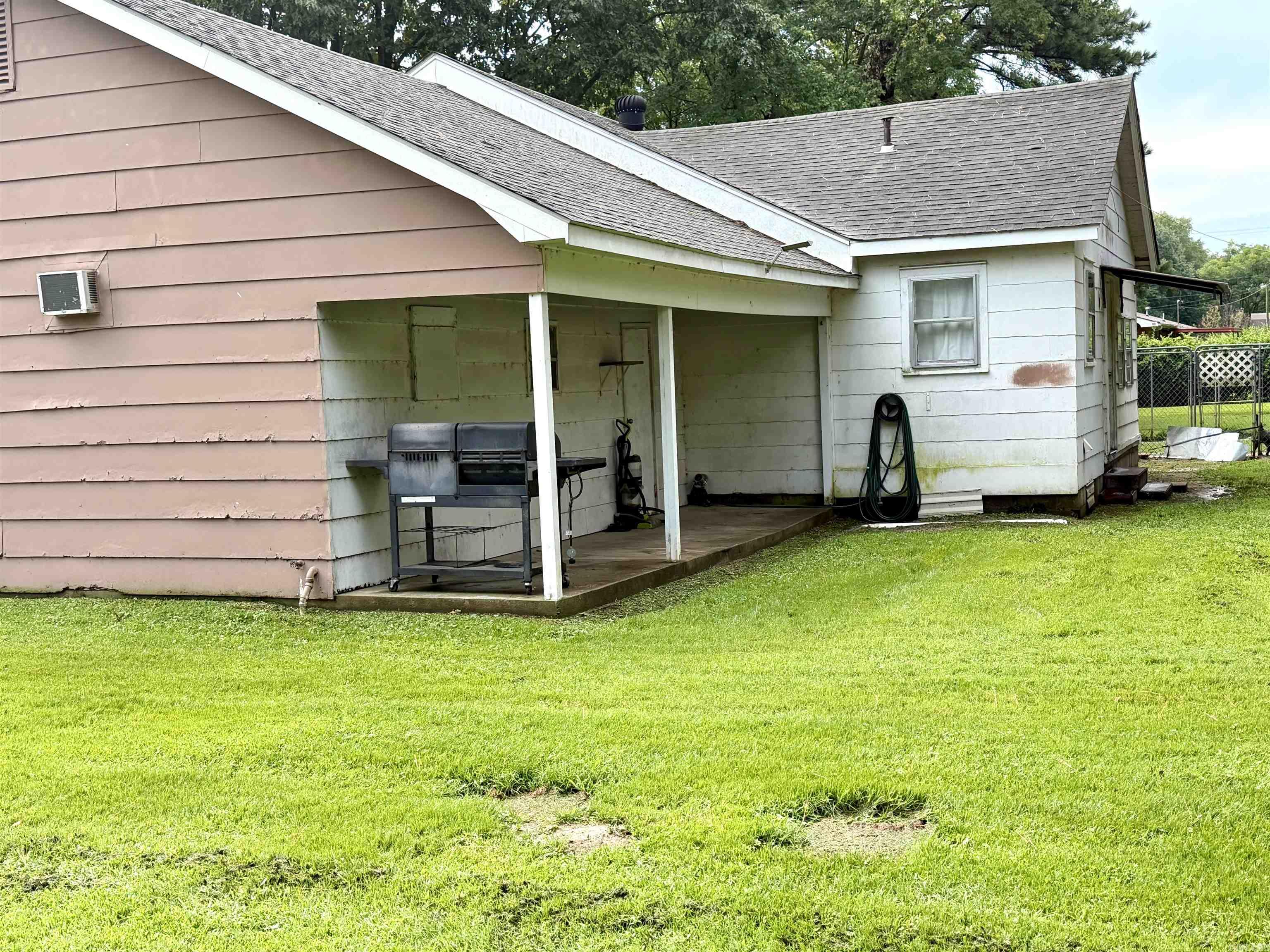 215 N Rice  Piggott, AR