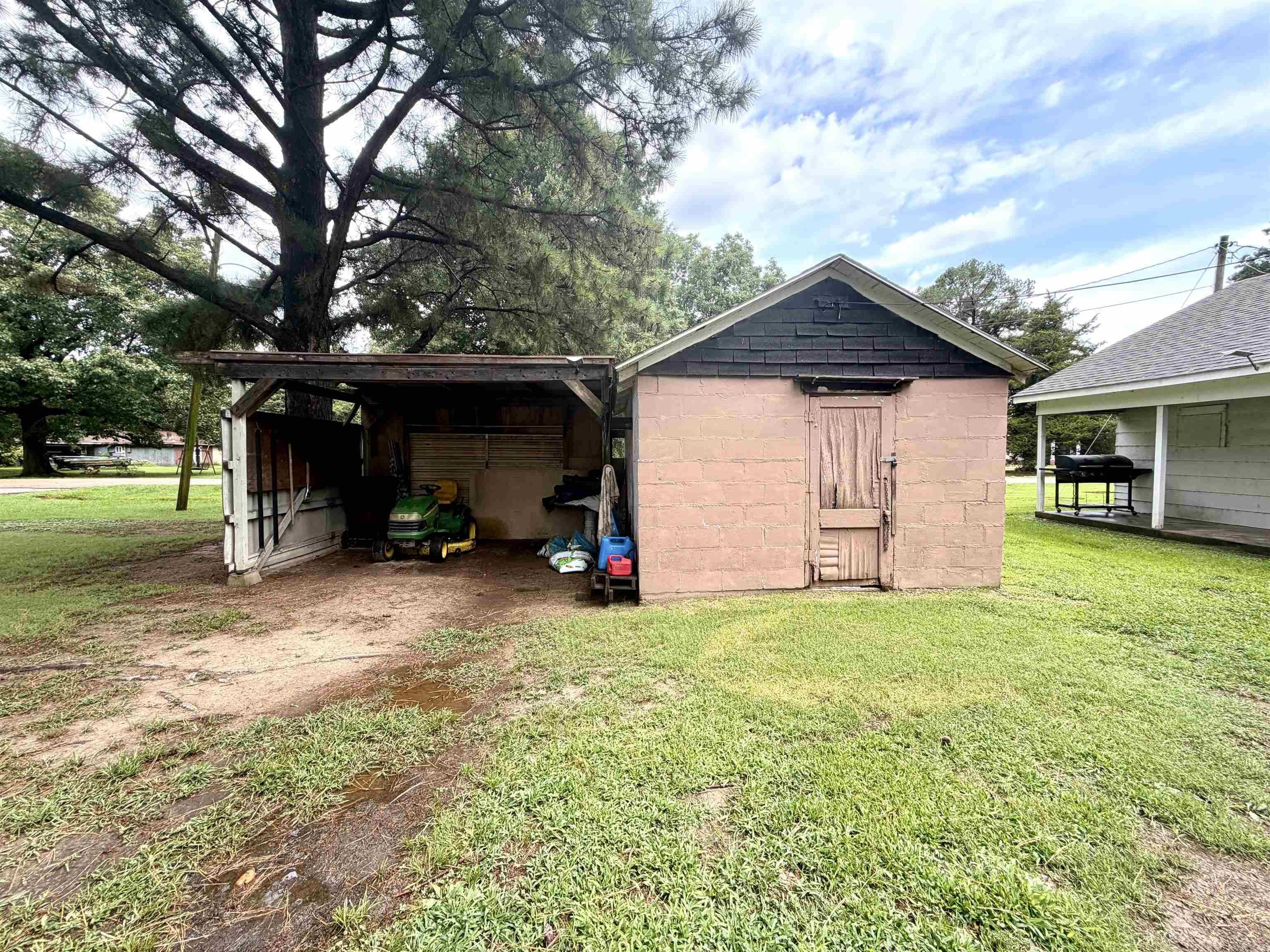 215 N Rice  Piggott, AR
