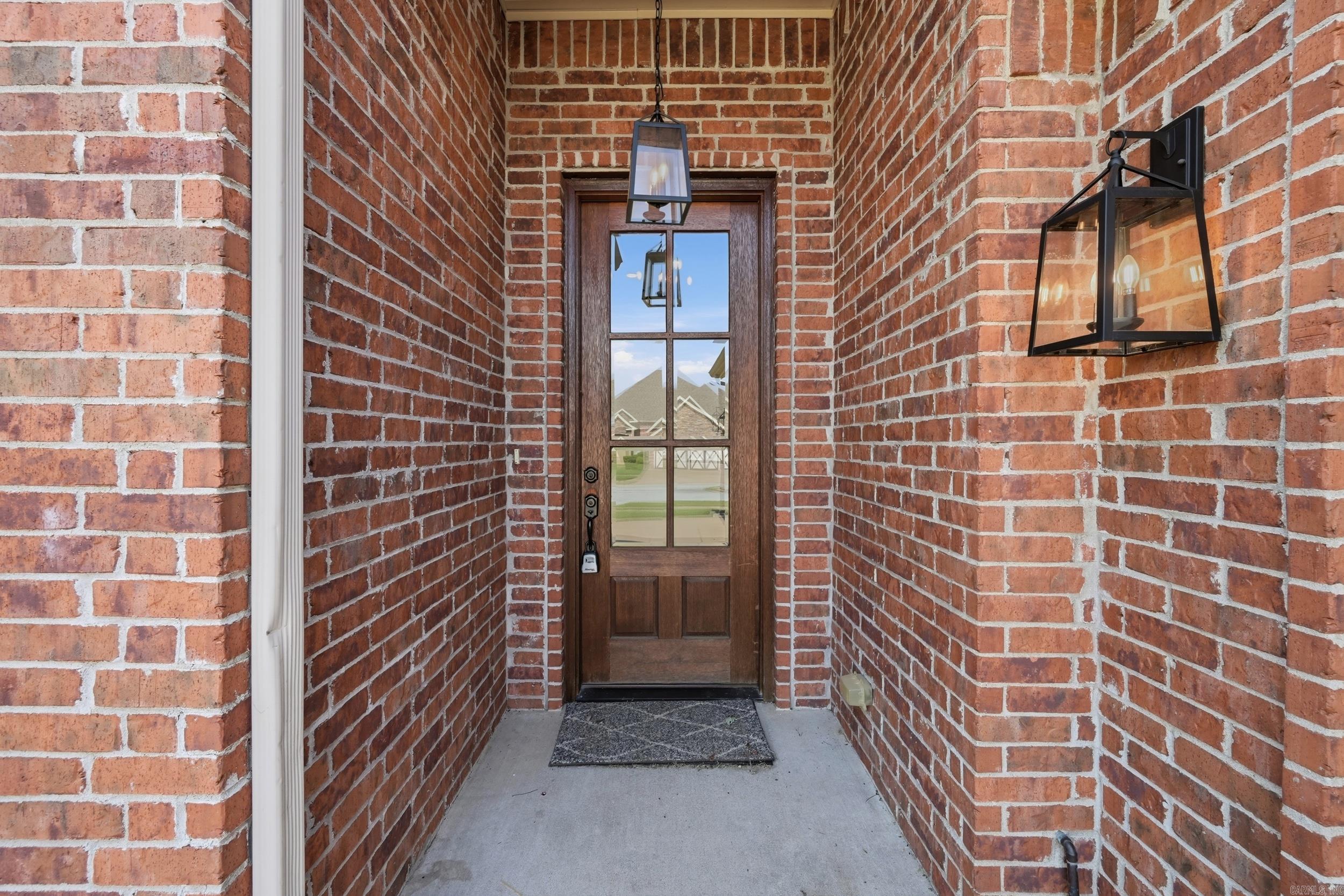 700 SW Sterling  Bentonville, AR