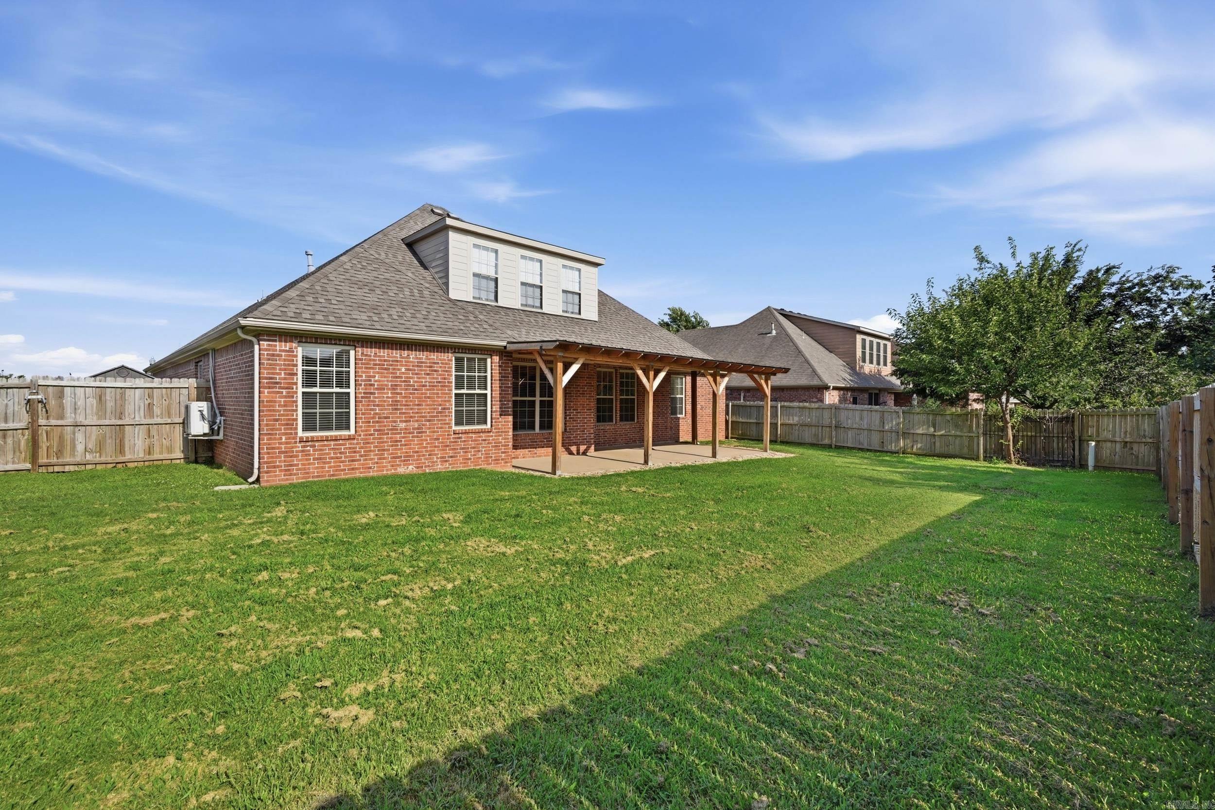 700 SW Sterling  Bentonville, AR