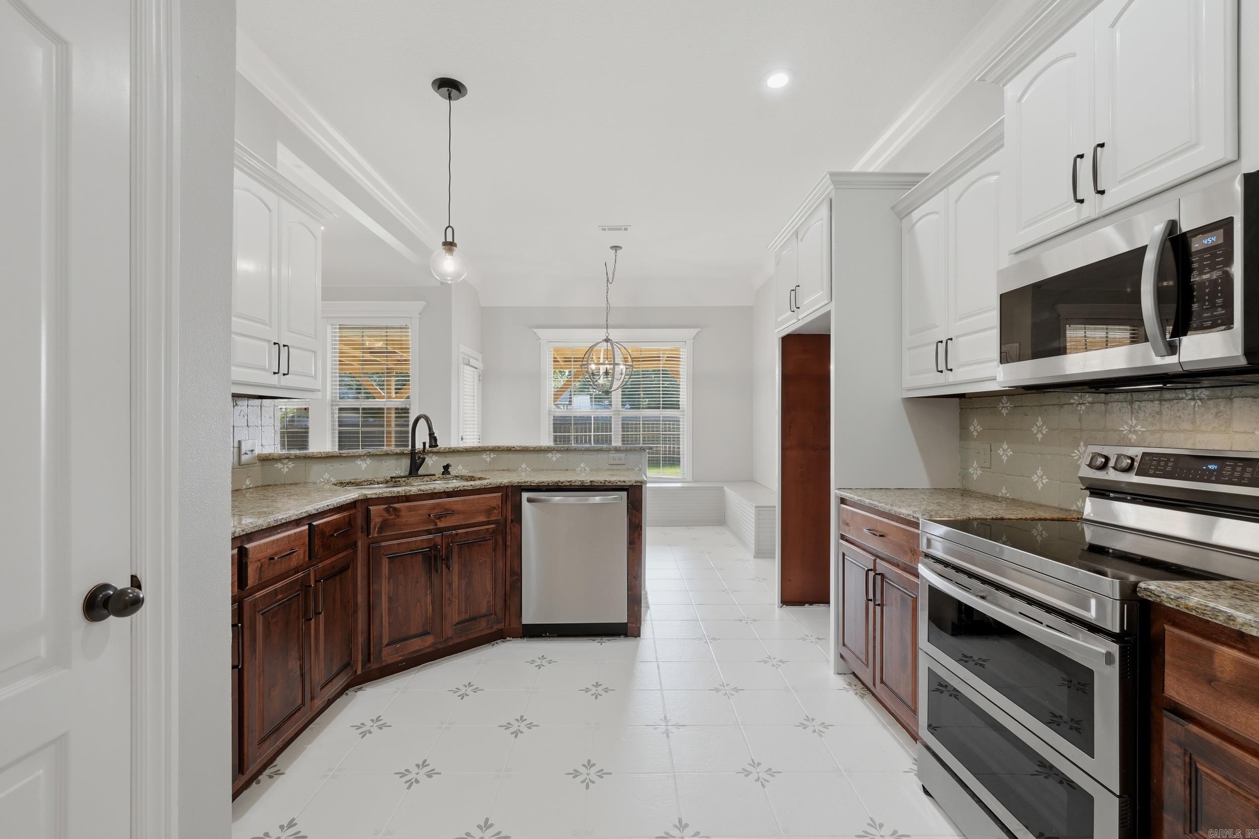 700 SW Sterling  Bentonville, AR