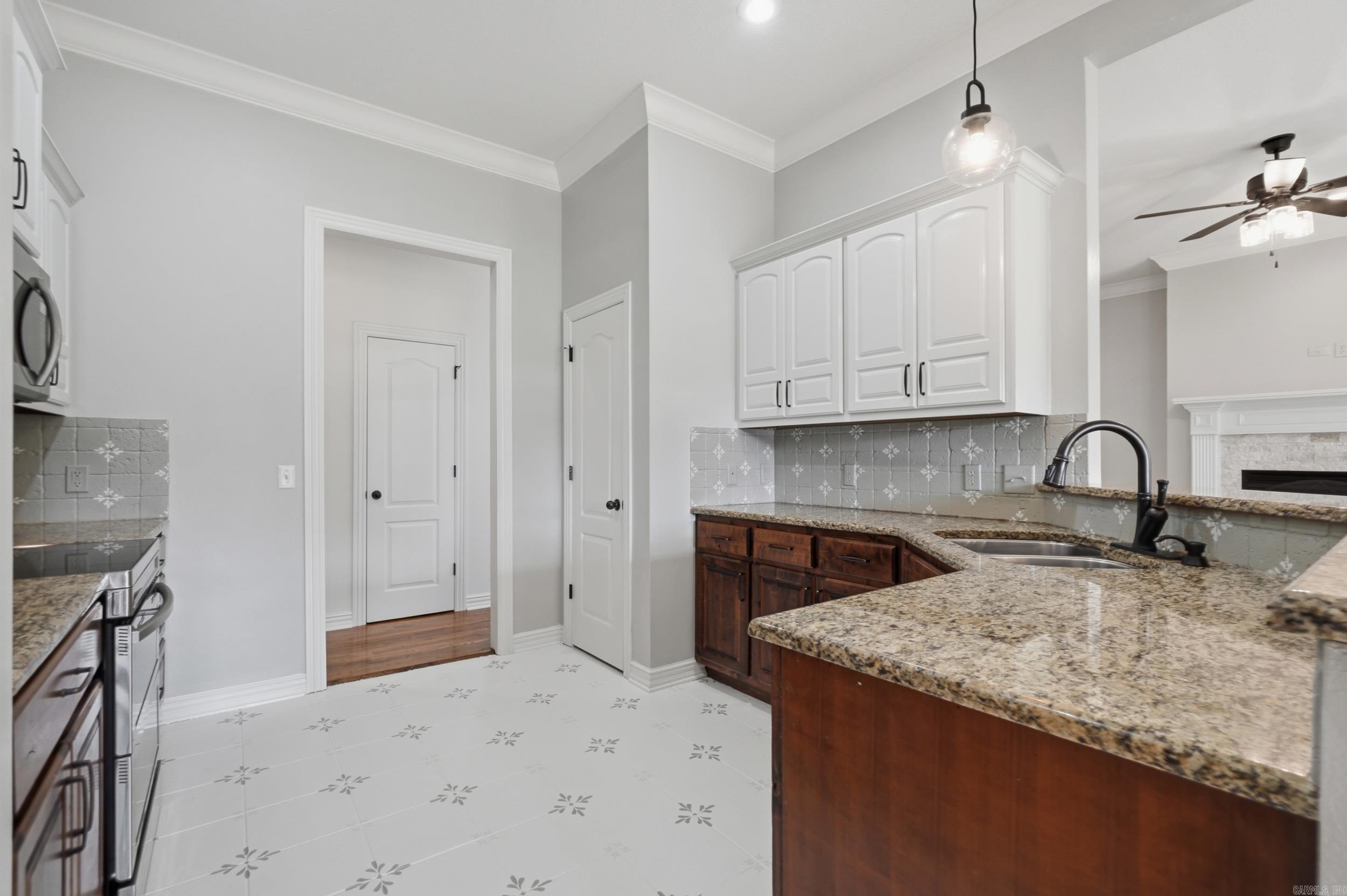 700 SW Sterling  Bentonville, AR