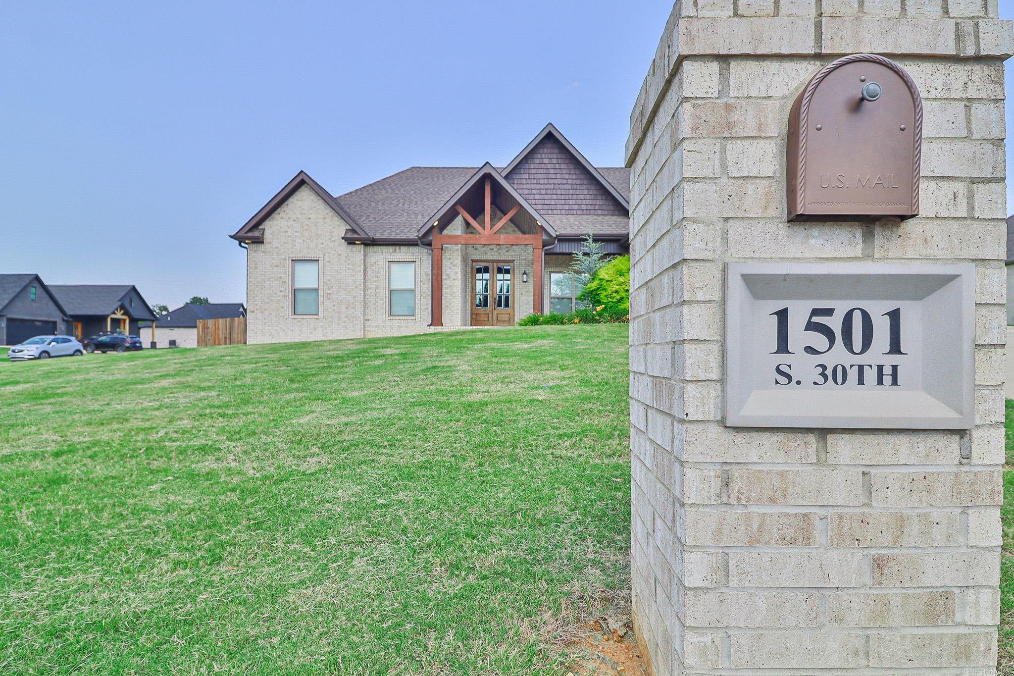 1501 S 30th  Paragould, AR