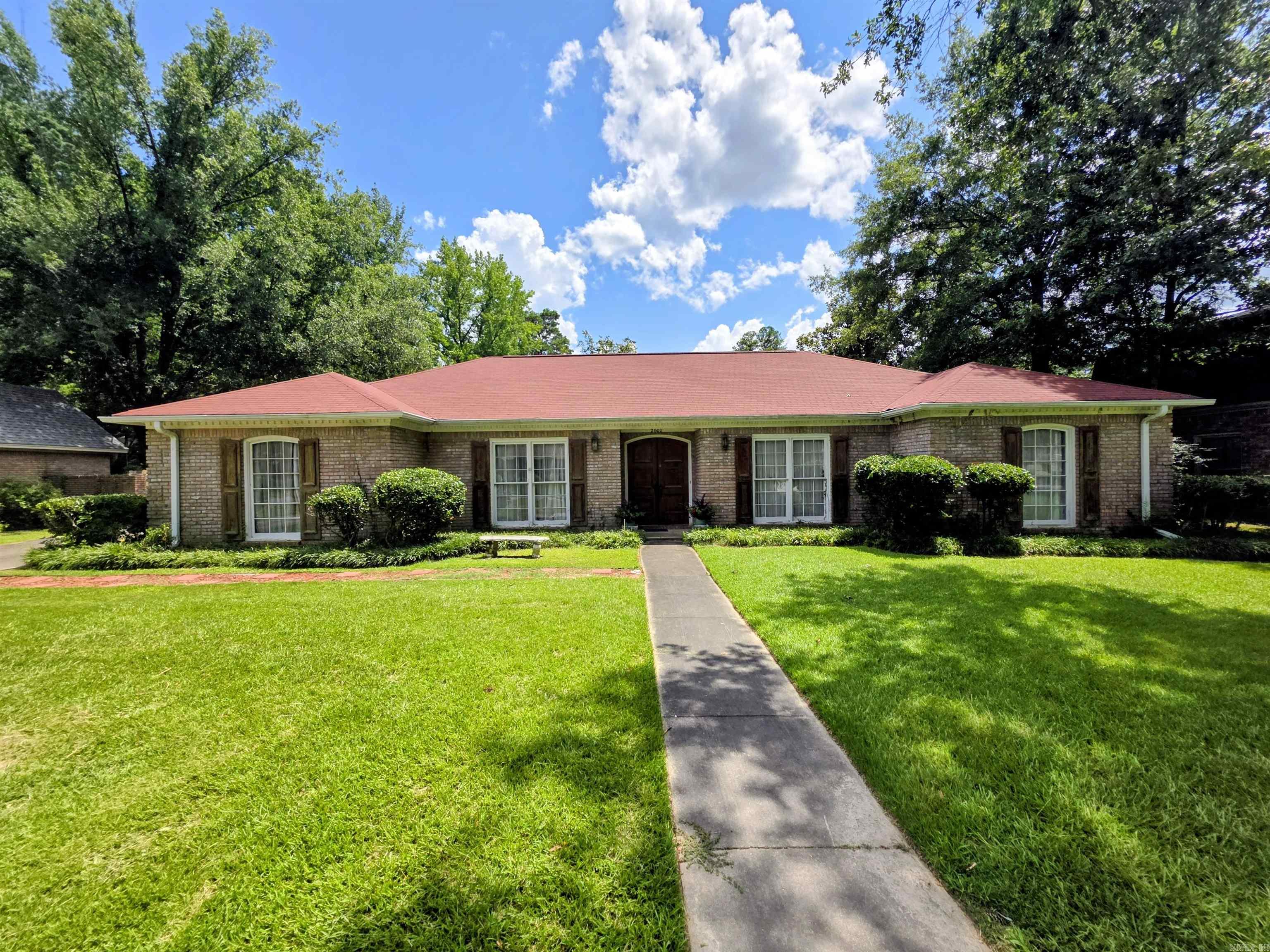 2600 Beau Monde  Pine Bluff, AR
