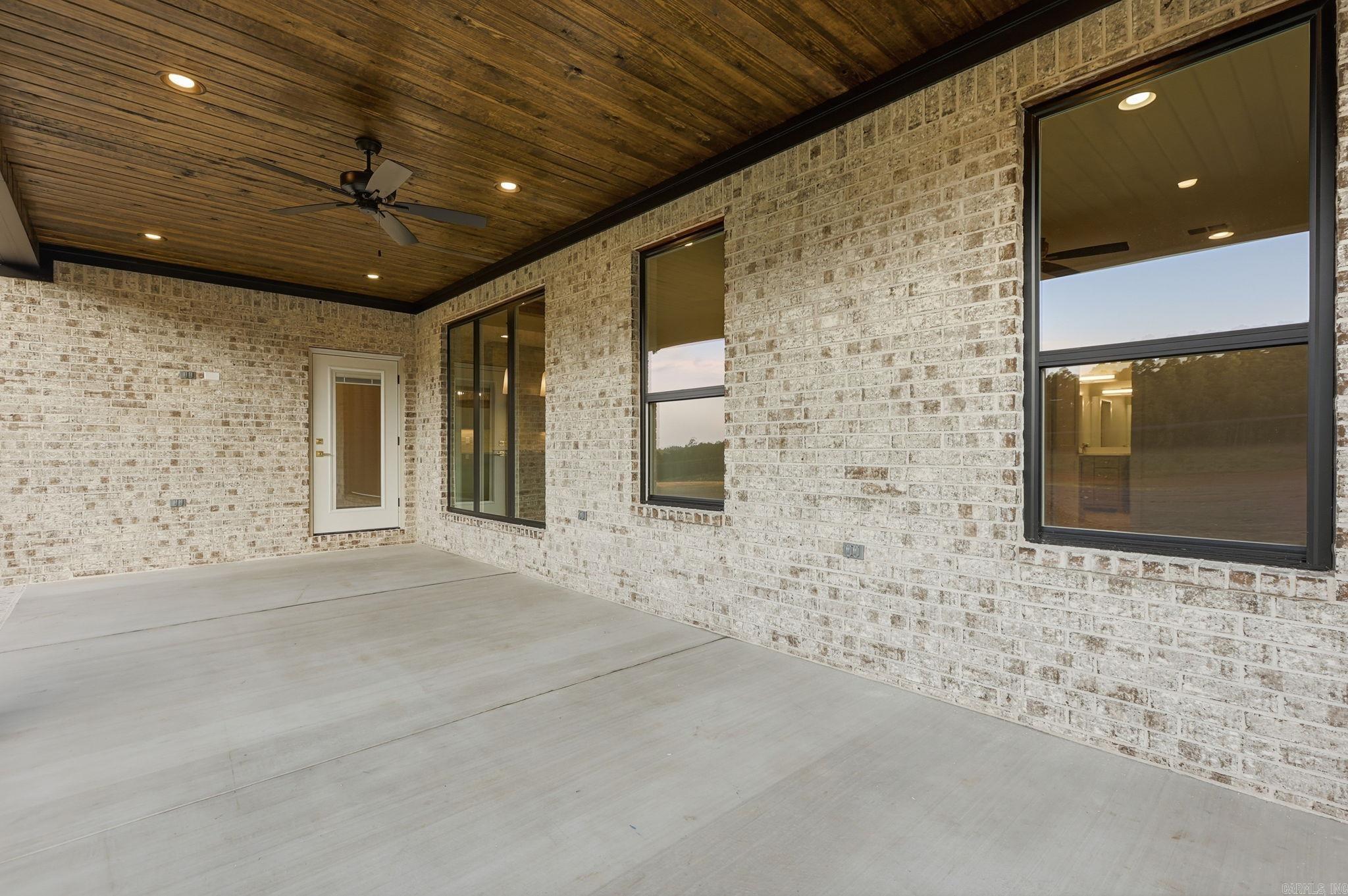 22 Mountain Brook  Little Rock, AR