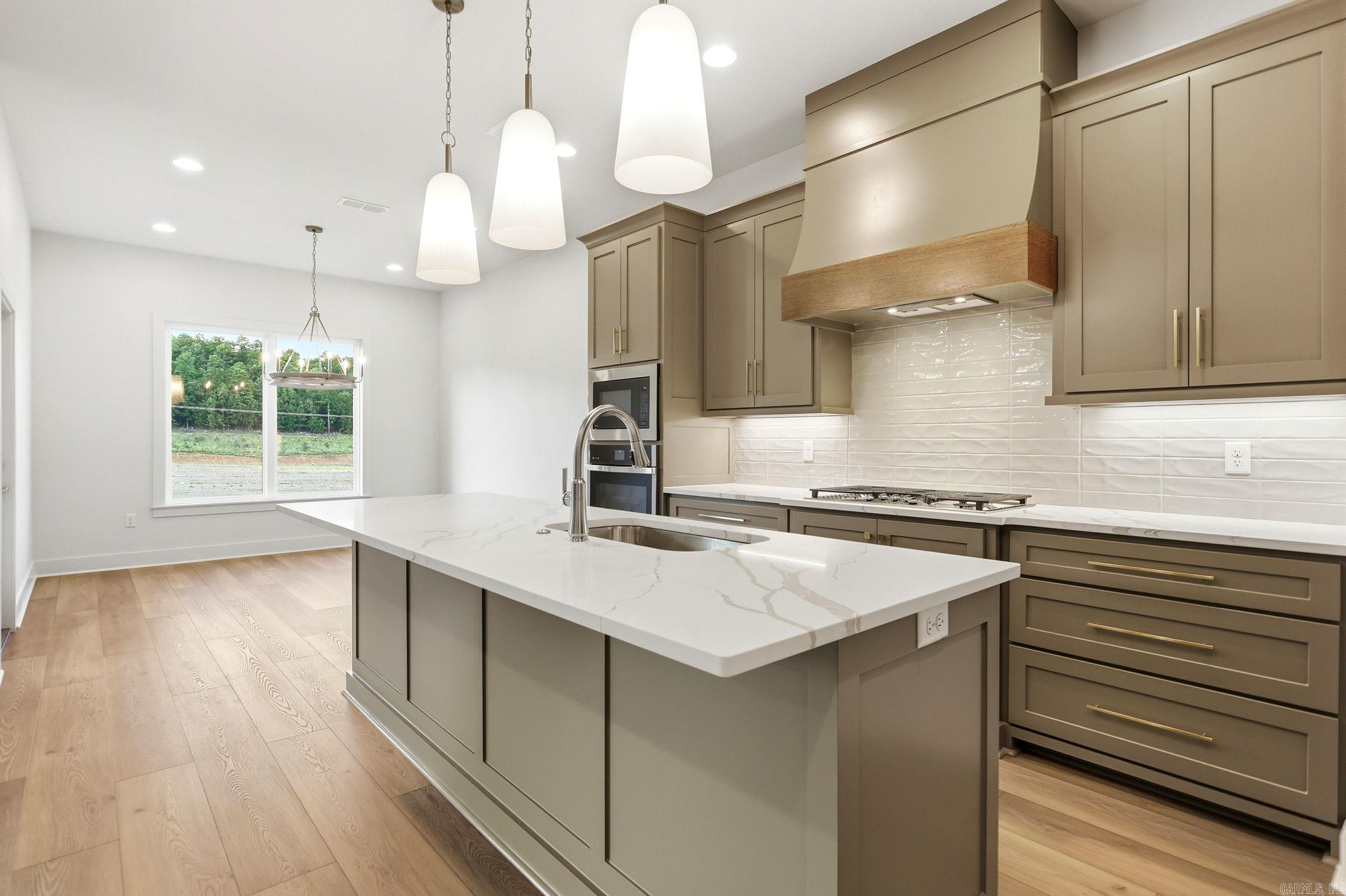 22 Mountain Brook  Little Rock, AR