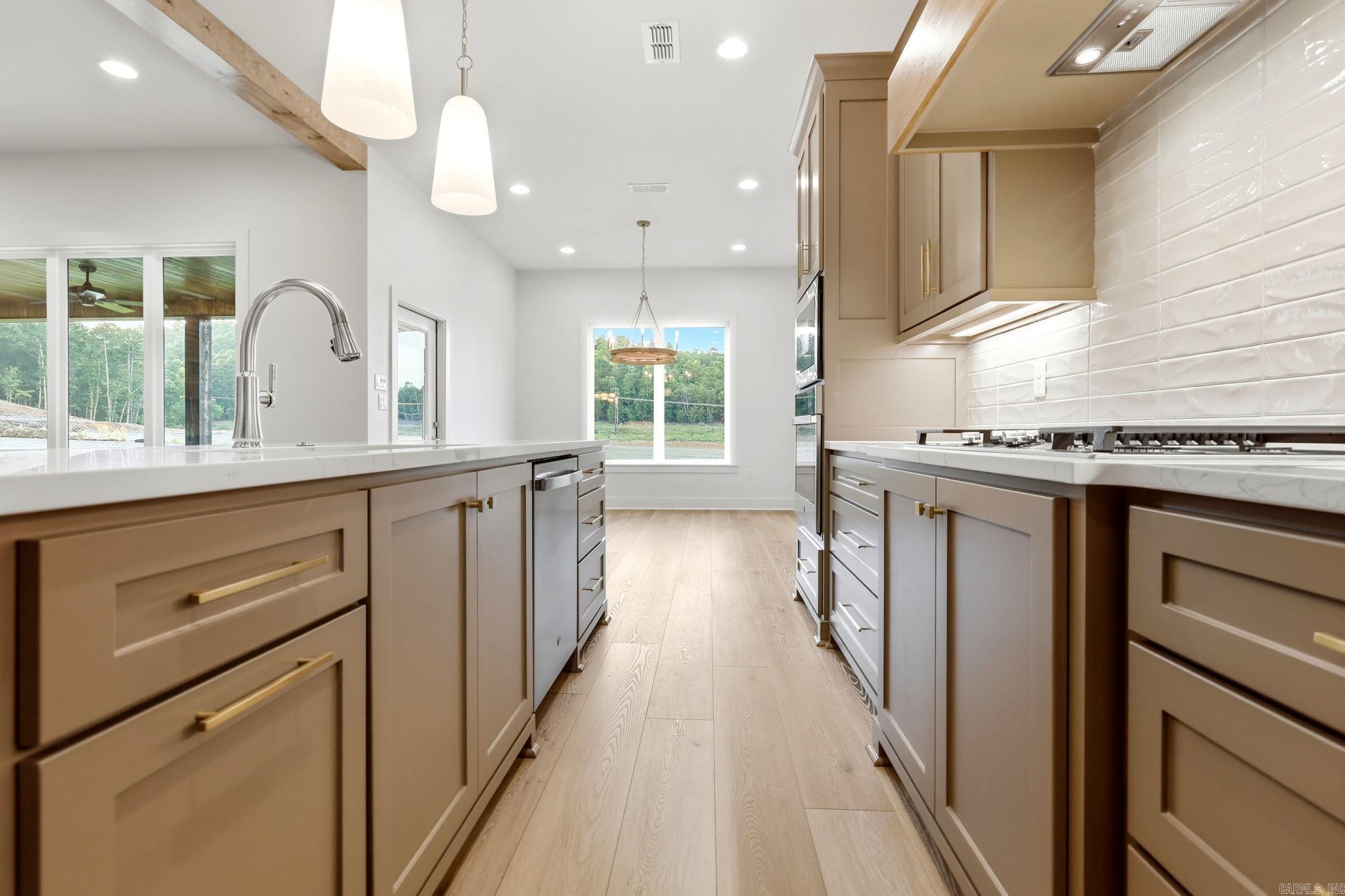 22 Mountain Brook  Little Rock, AR