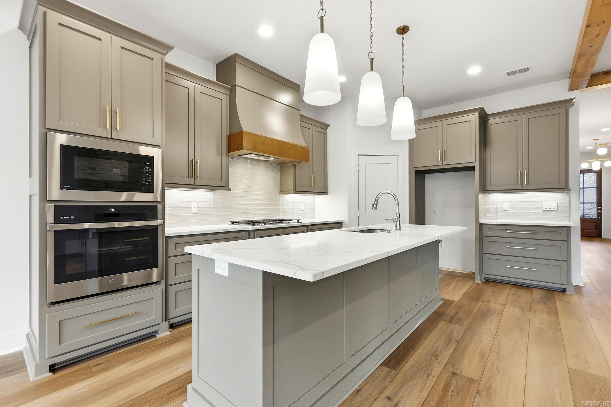 22 Mountain Brook  Little Rock, AR