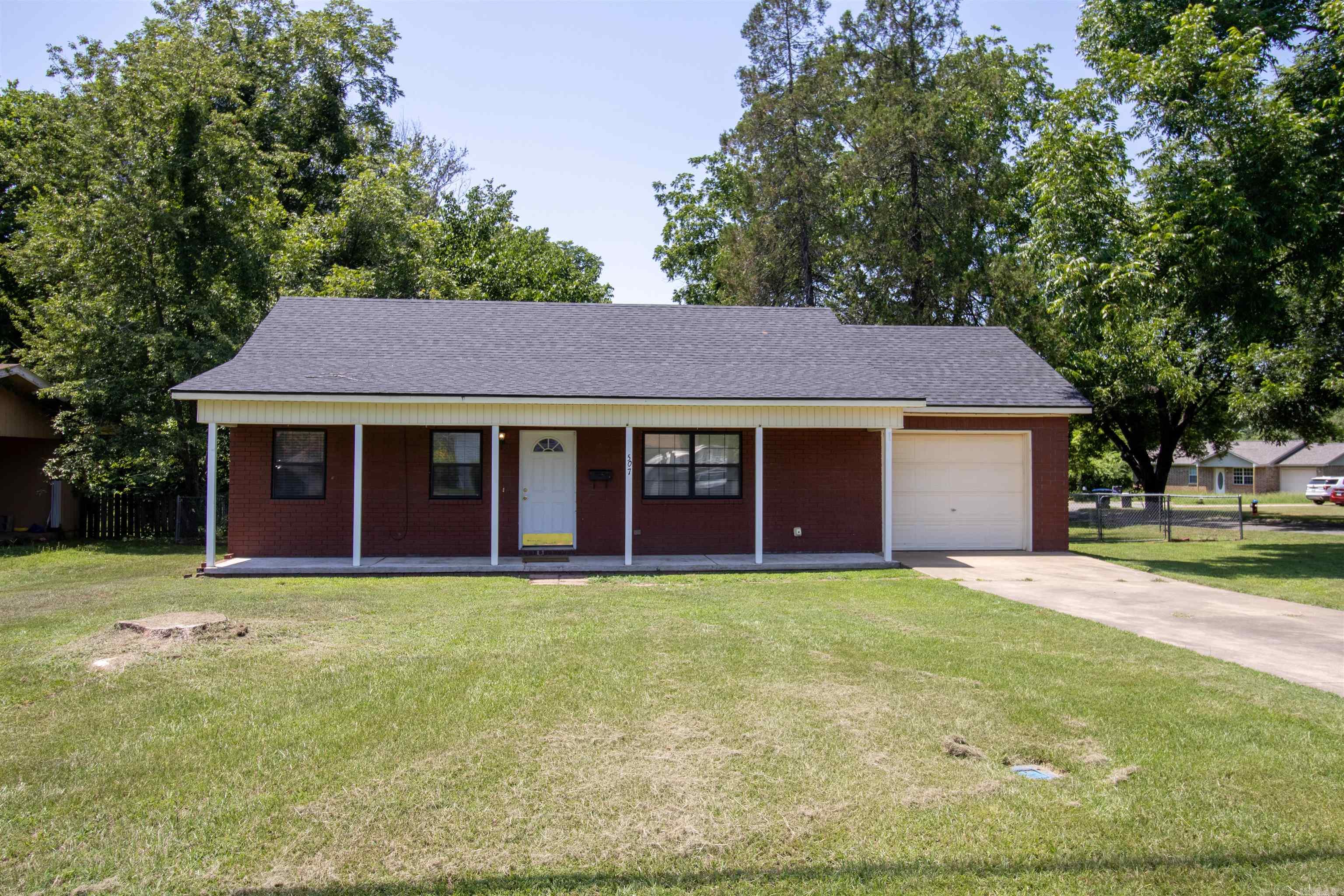 507 N Miller  Clarksville, AR