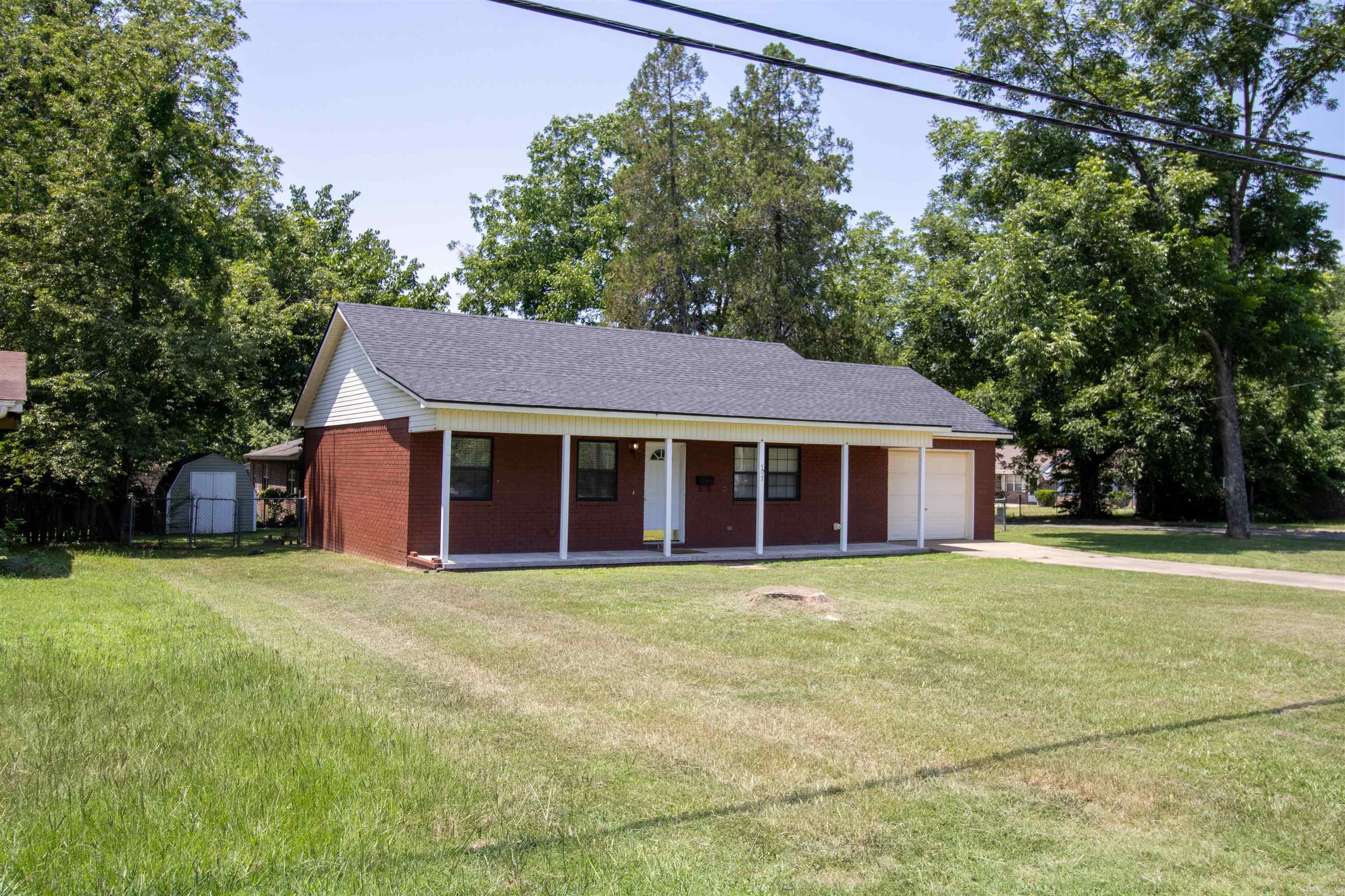 507 N Miller  Clarksville, AR