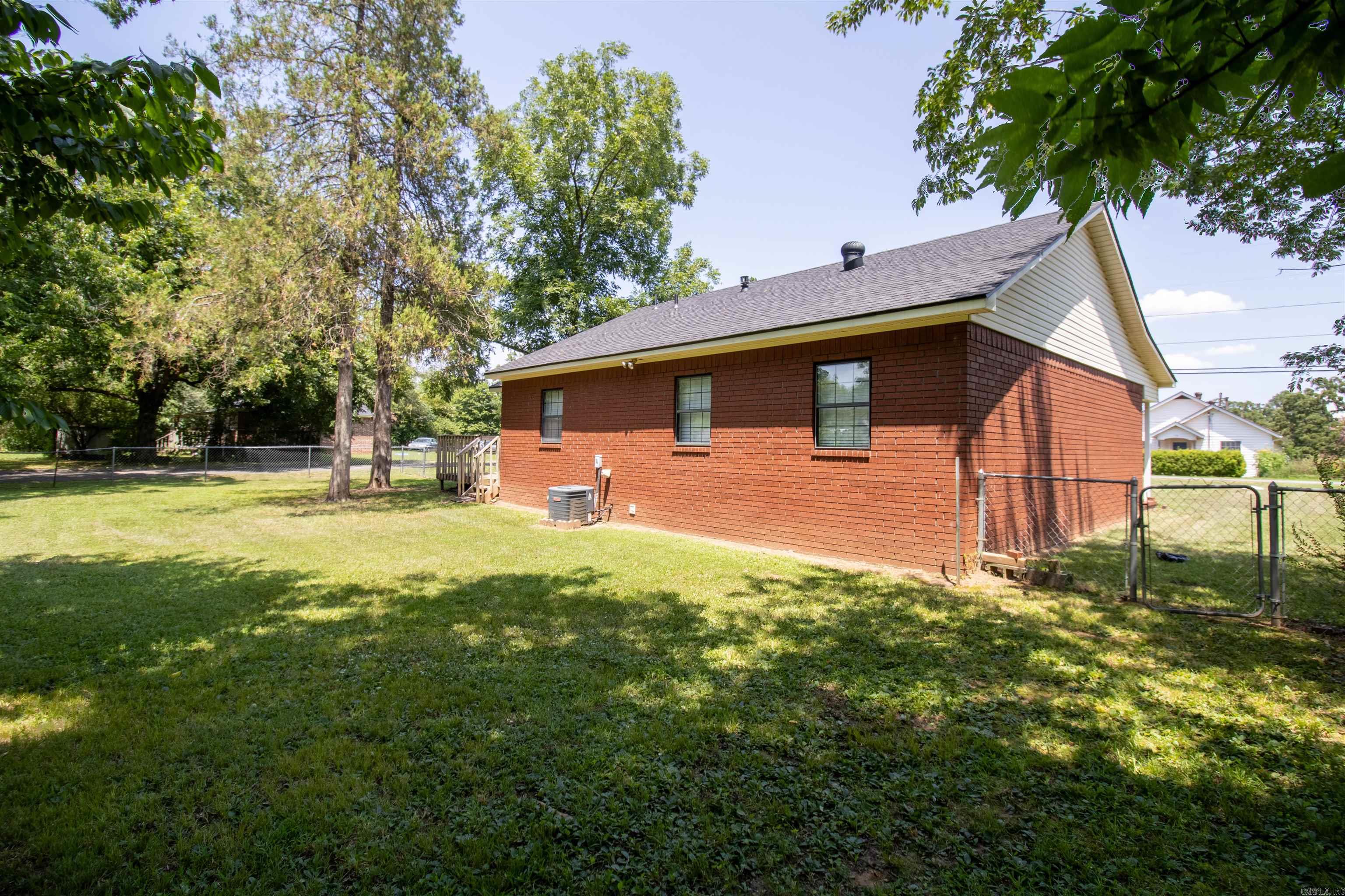 507 N Miller  Clarksville, AR