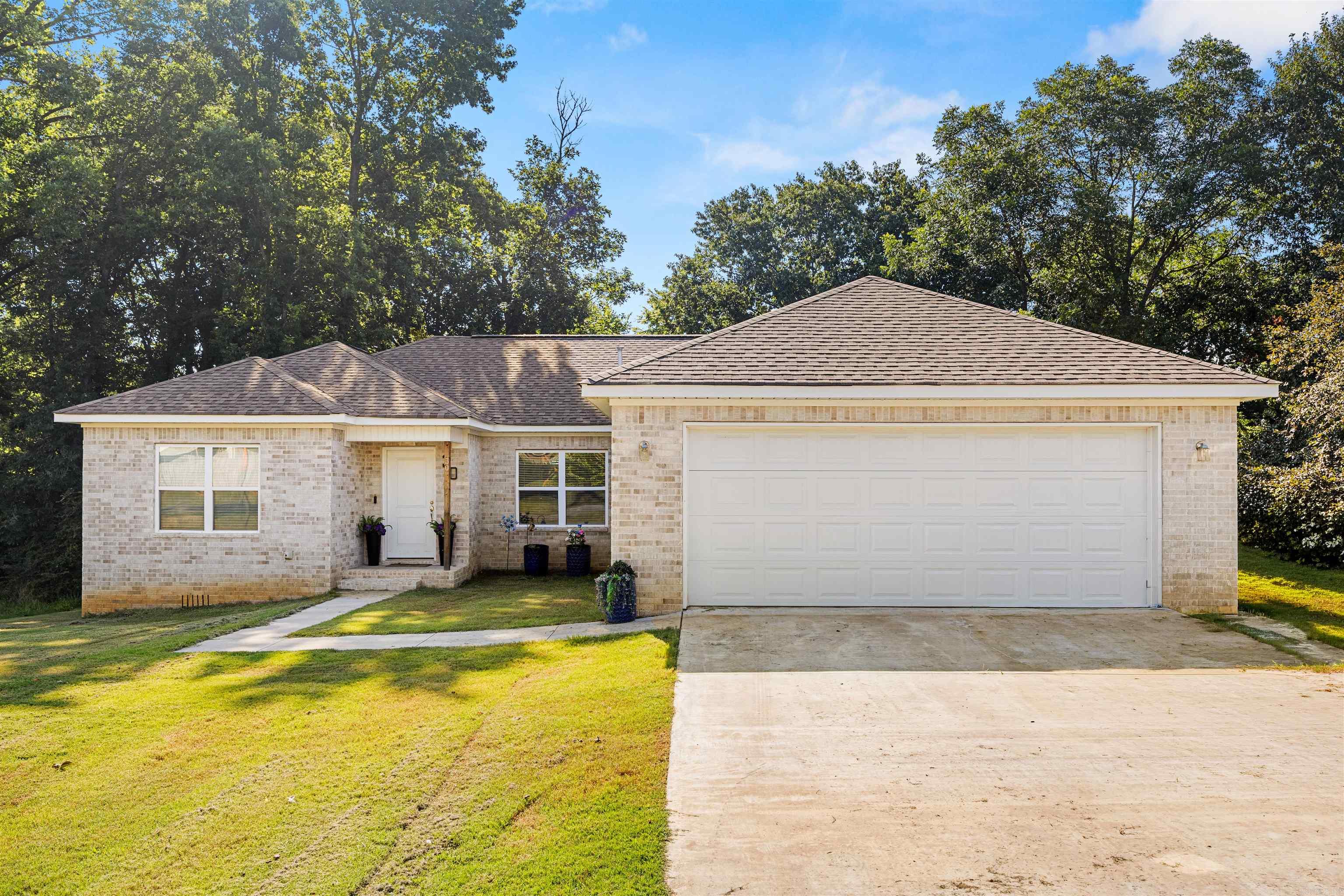 30 Ledrick  Mayflower, AR