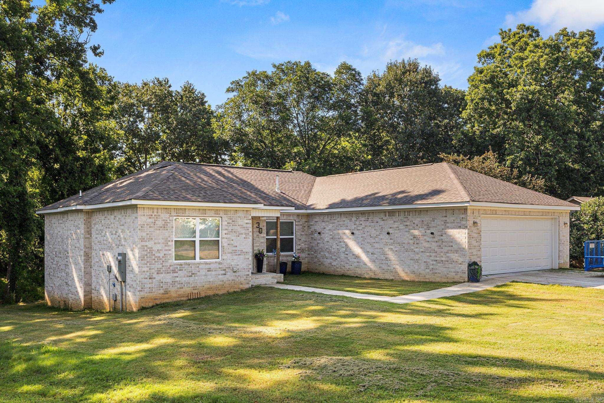 30 Ledrick  Mayflower, AR