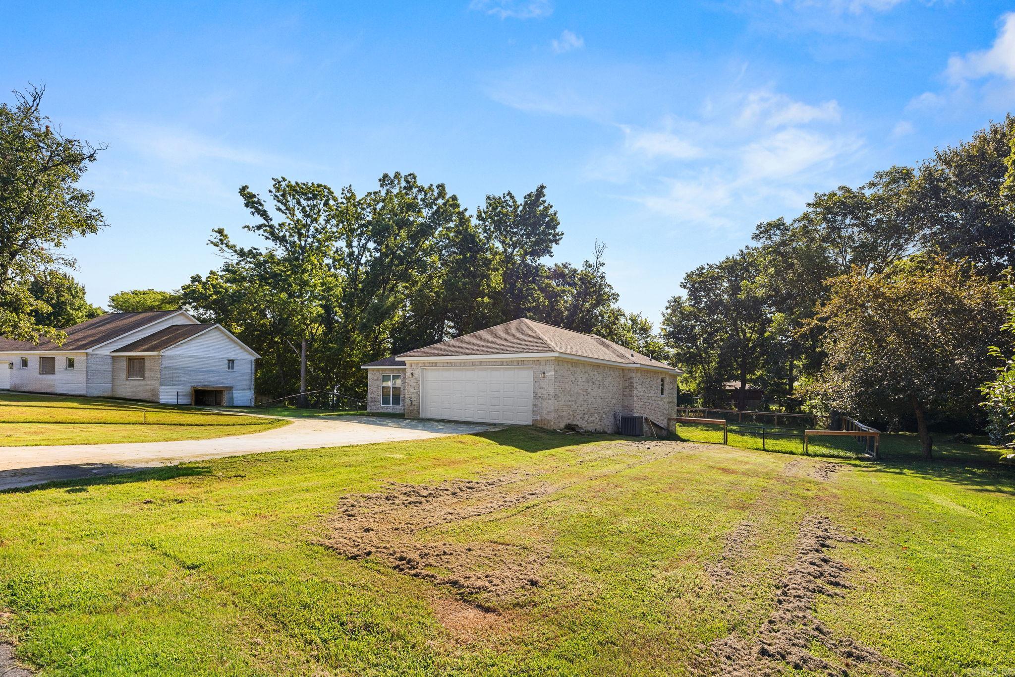 30 Ledrick  Mayflower, AR