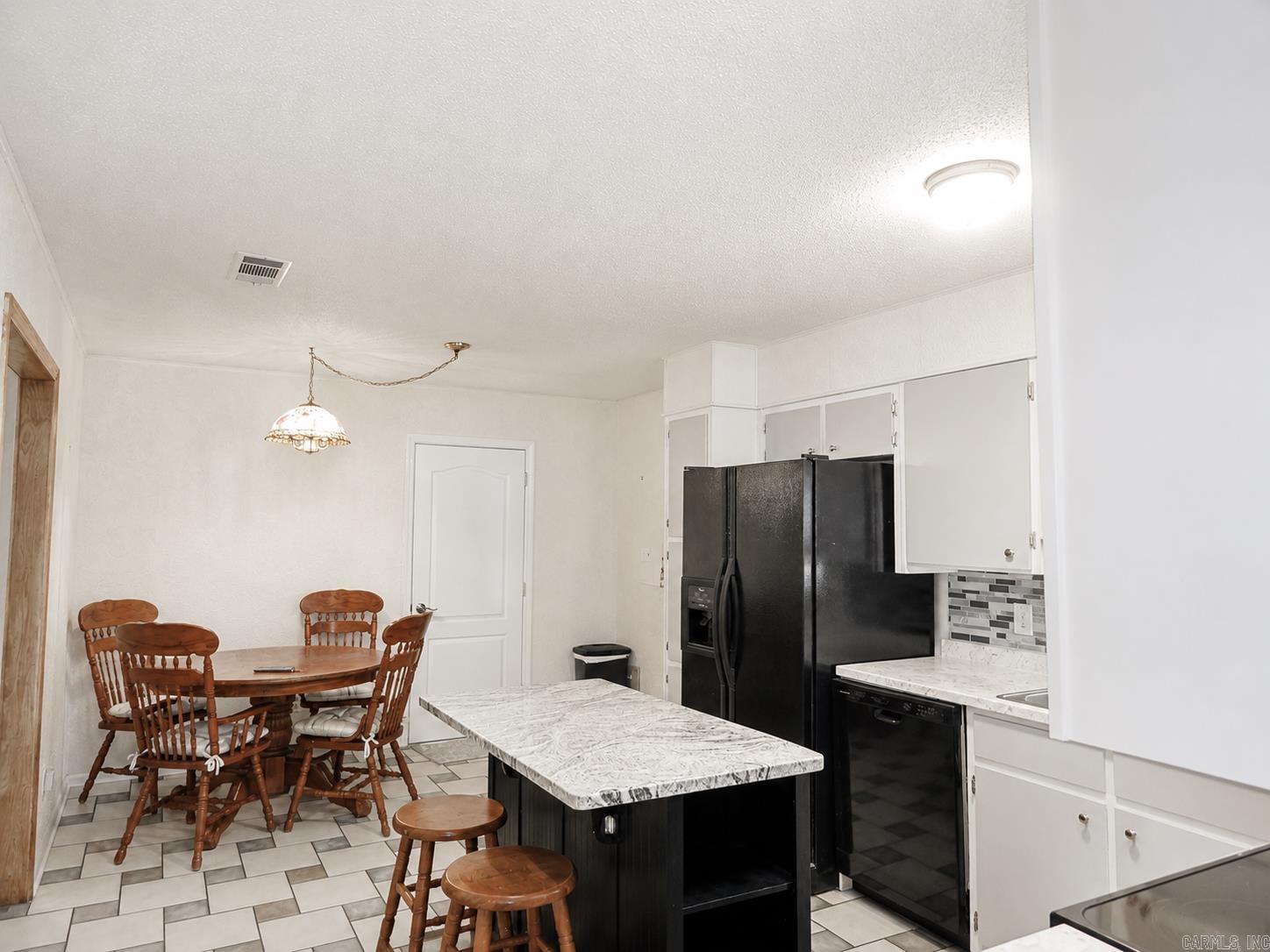 1607 N Broadway  Heber Springs, AR