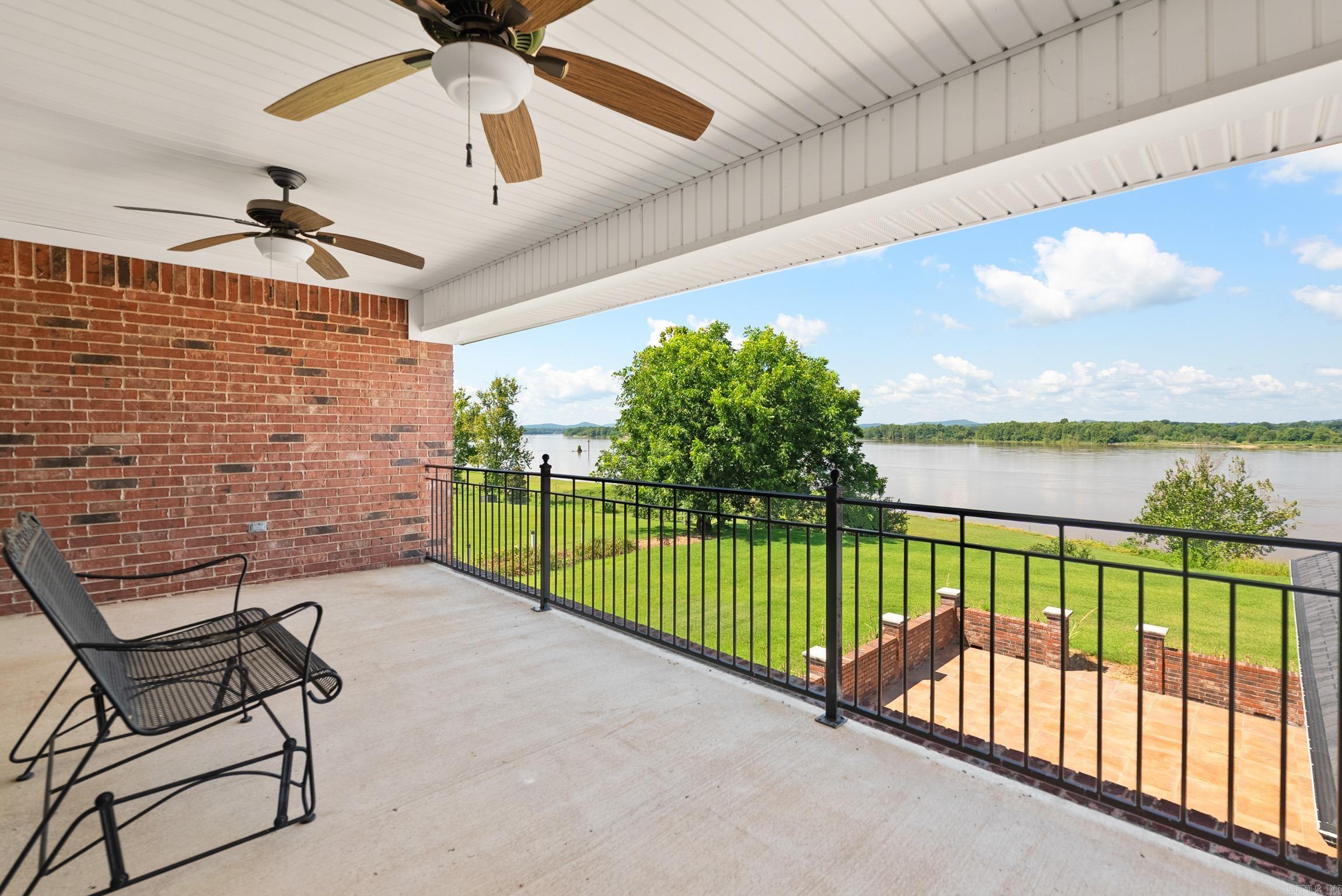 3 River Road Drive West  Mayflower, AR
