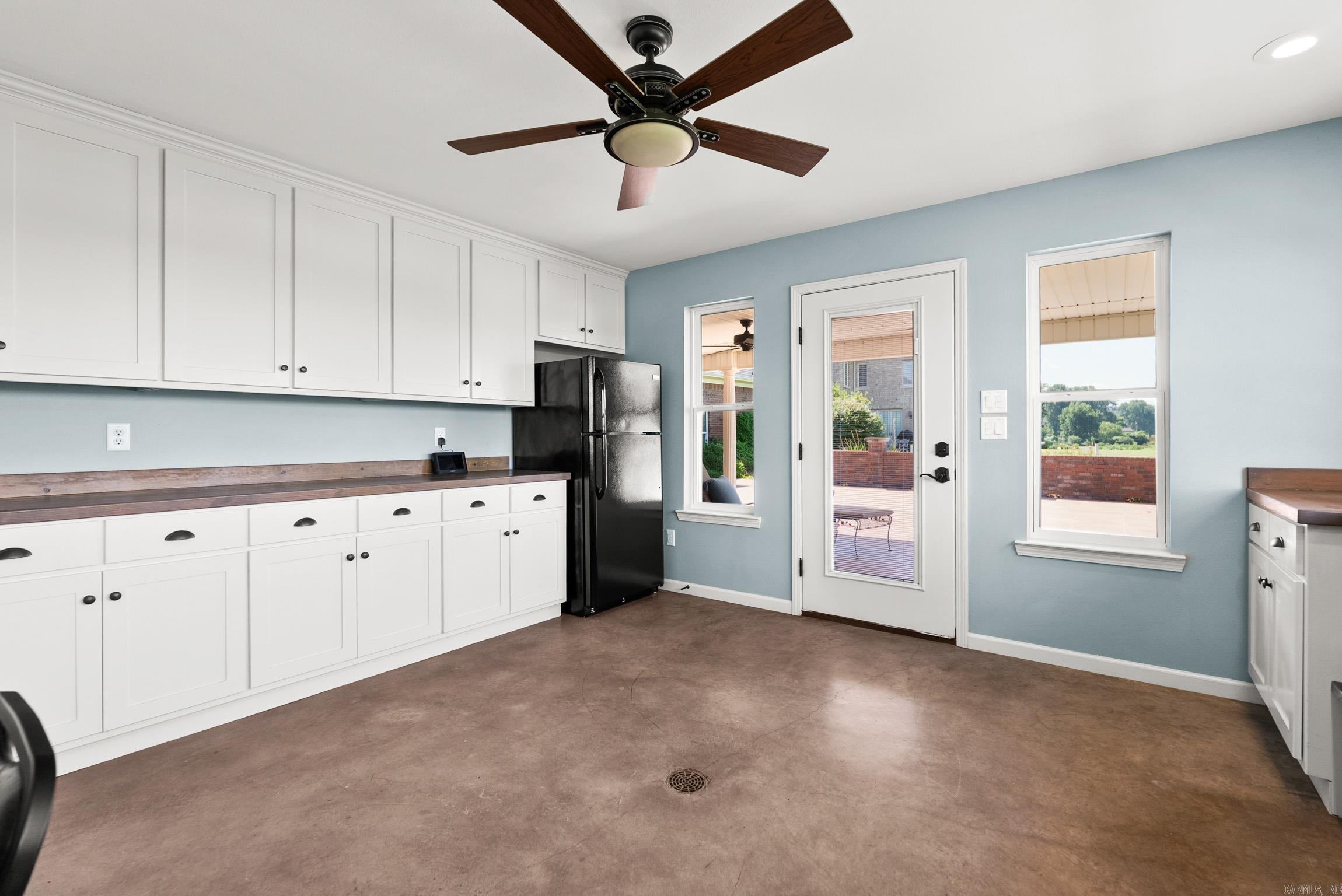 3 River Road Drive West  Mayflower, AR